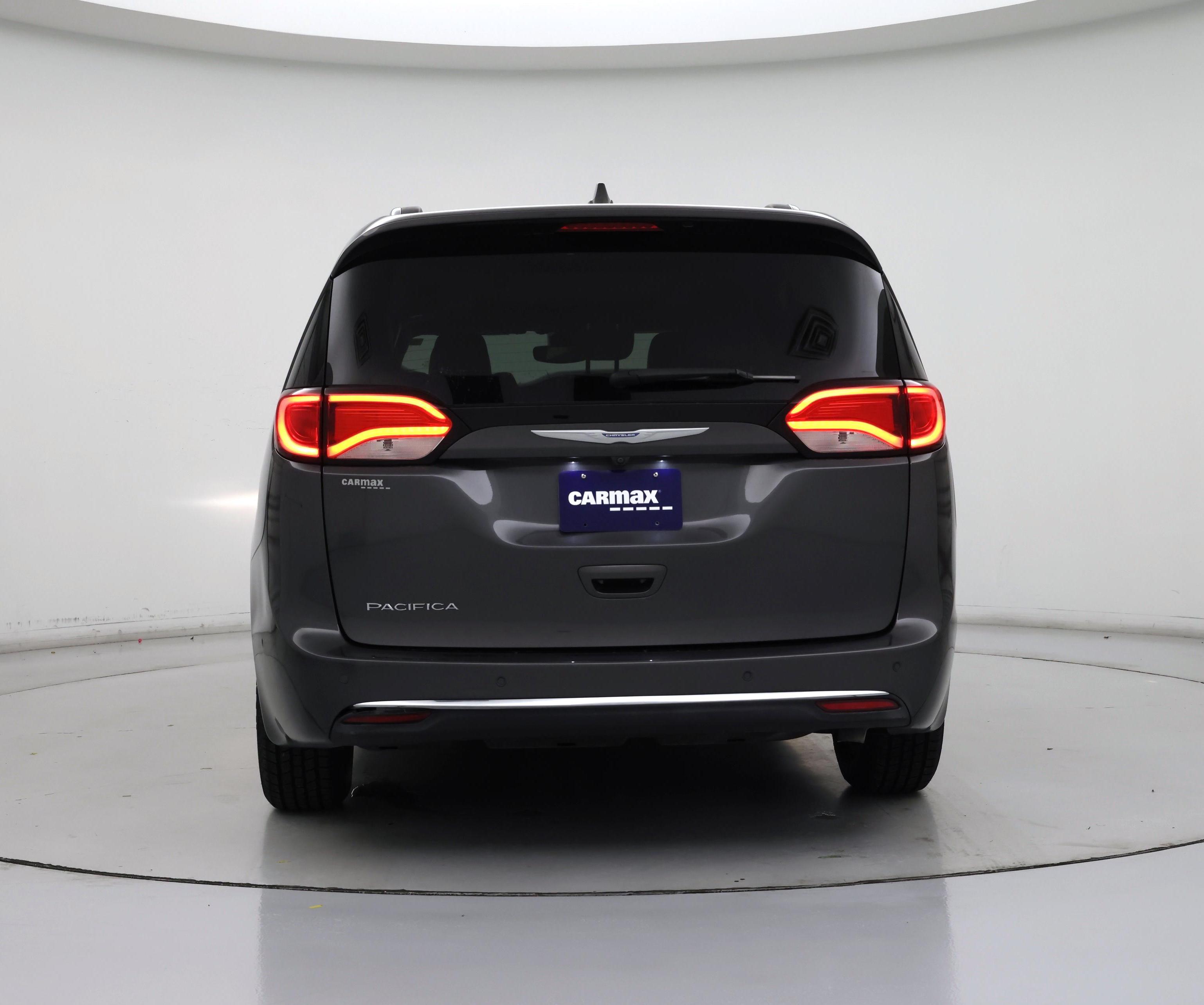 Thumbnail: 2018 Chrysler Pacifica - 6