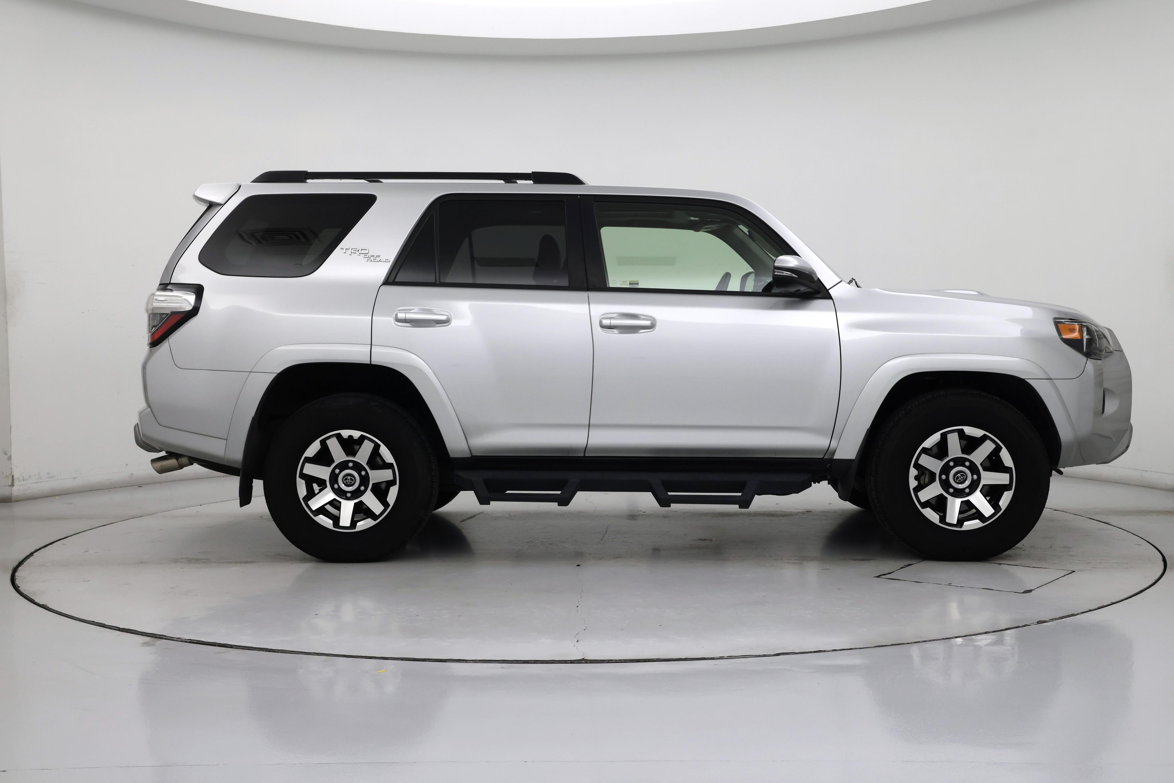 Thumbnail: 2019 Toyota 4Runner - 7