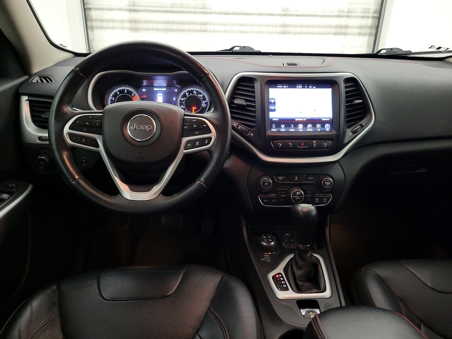 Thumbnail: 2017 Jeep Cherokee - 9