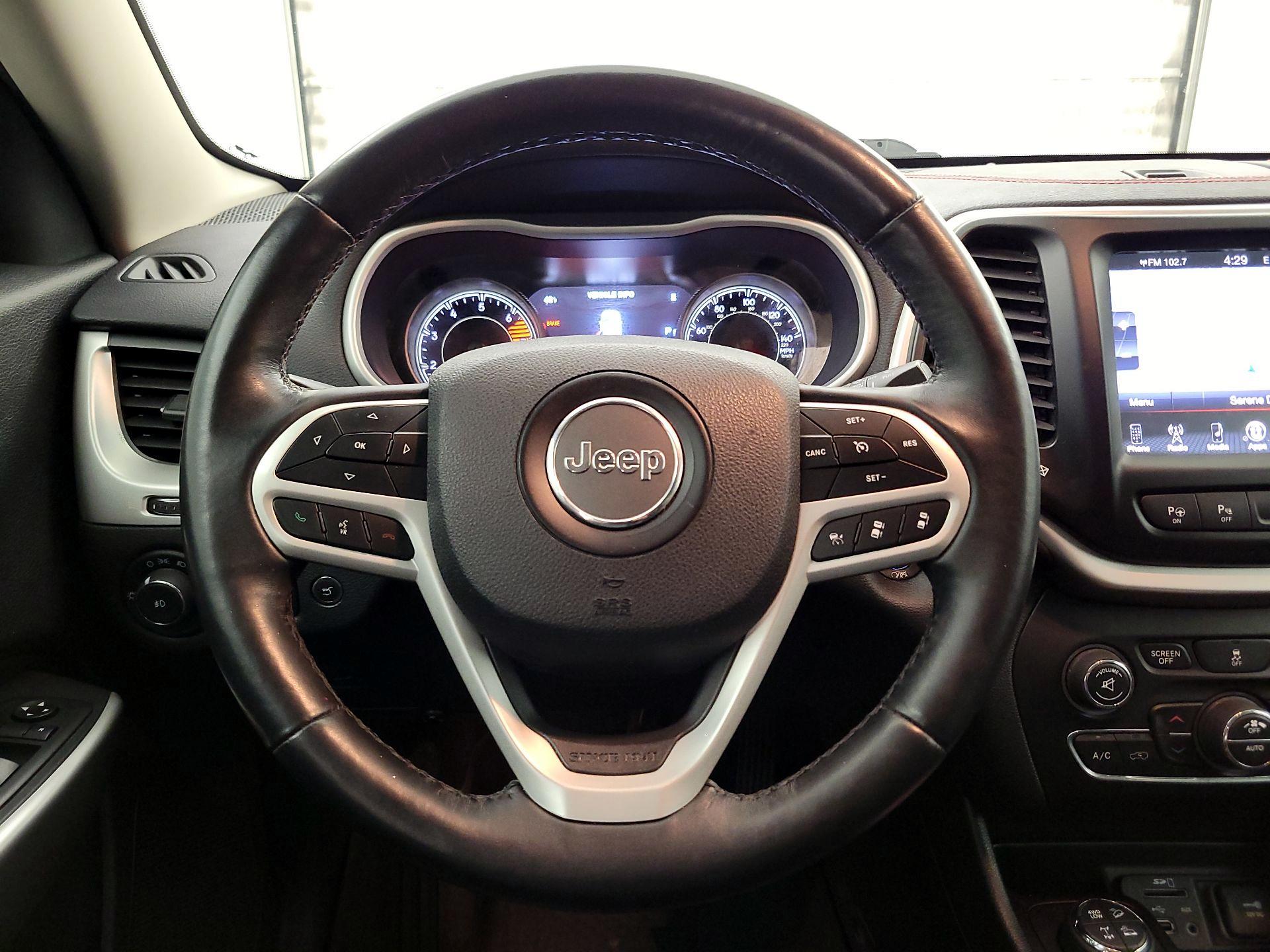 Thumbnail: 2017 Jeep Cherokee - 10