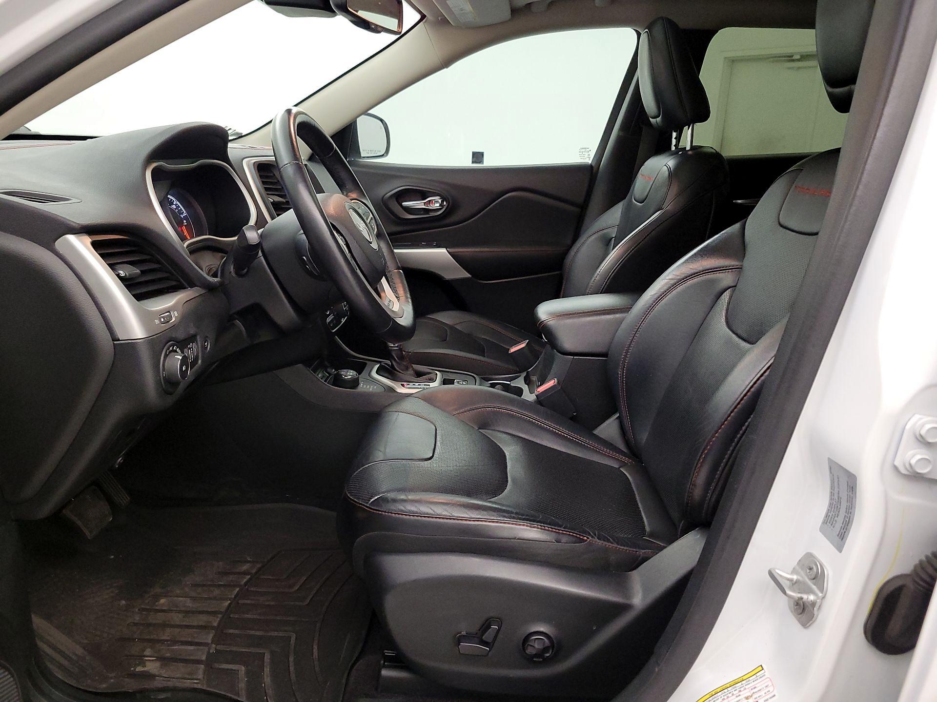 Thumbnail: 2017 Jeep Cherokee - 11