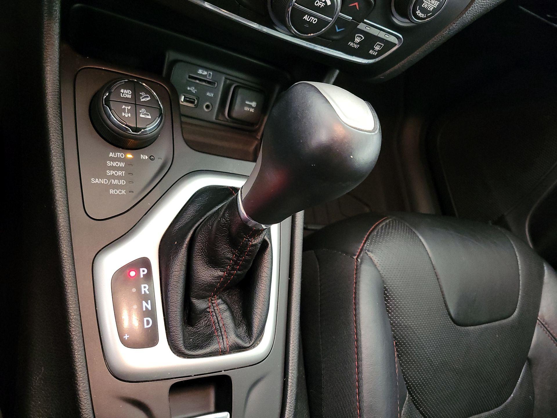 Thumbnail: 2017 Jeep Cherokee - 18