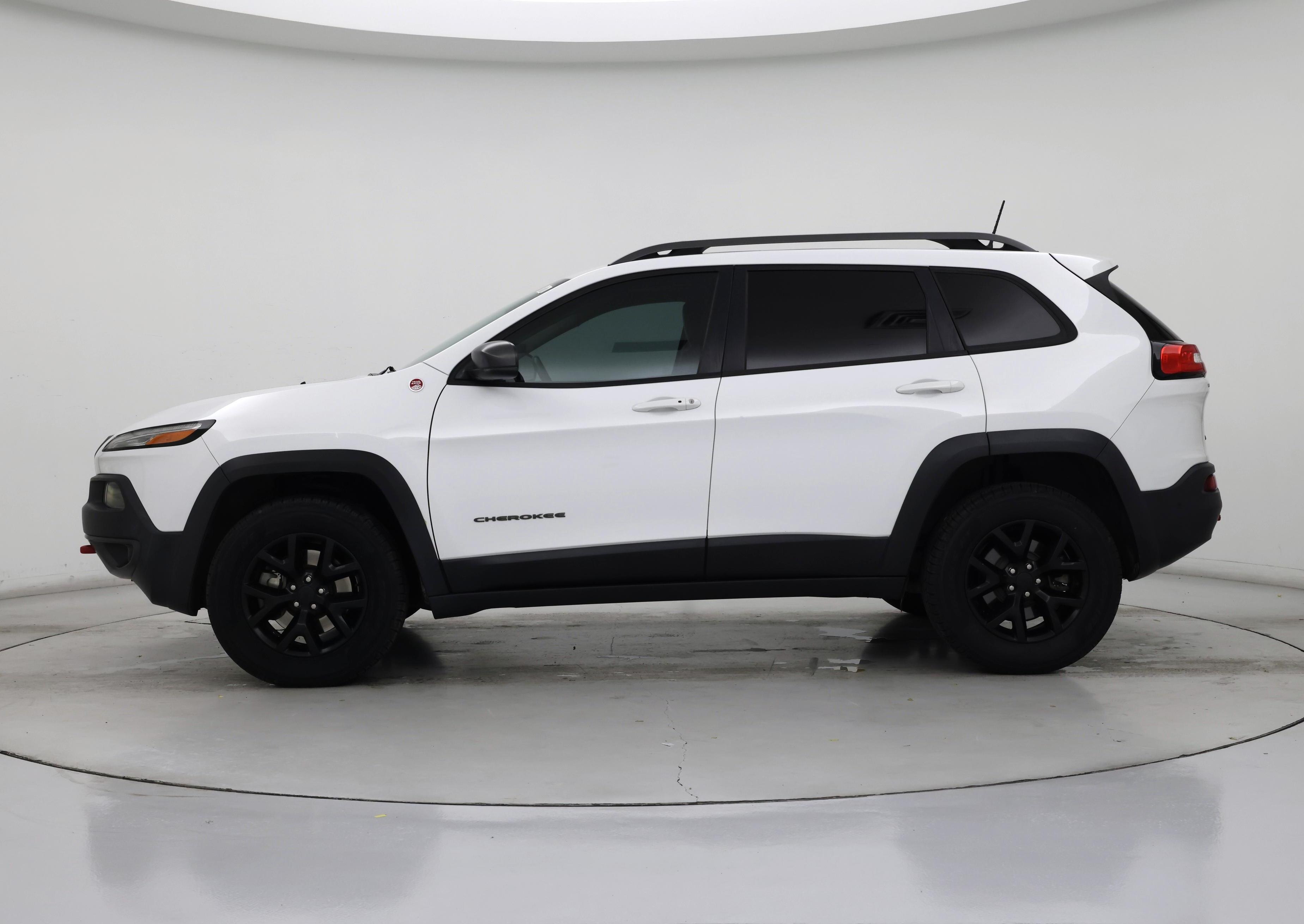 Thumbnail: 2017 Jeep Cherokee - 3