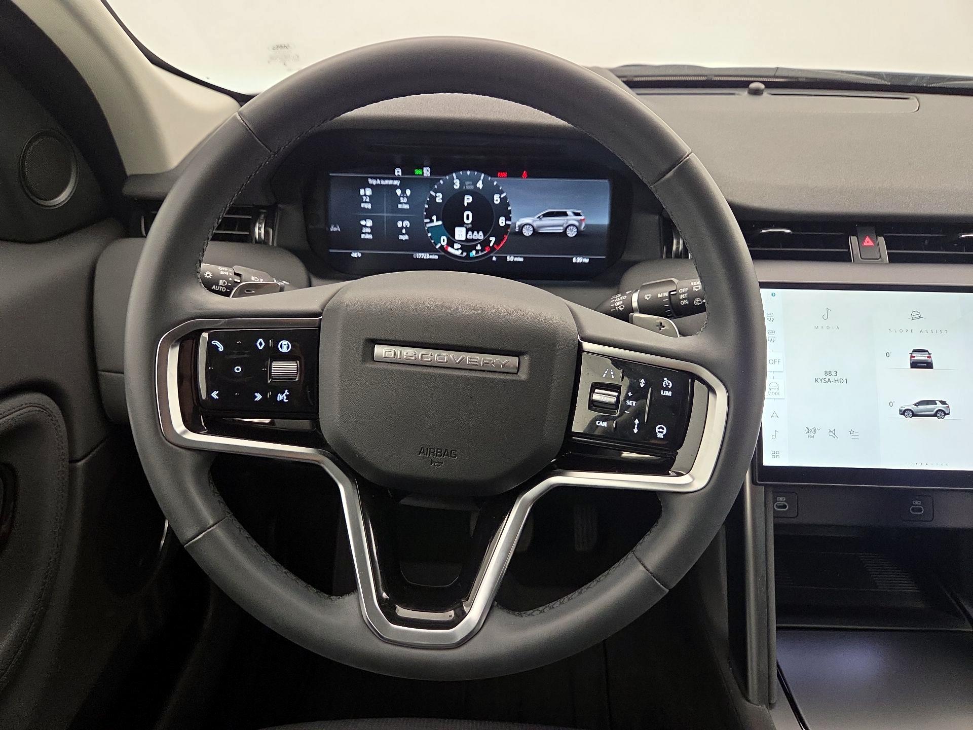 Thumbnail: 2024 Land Rover Discovery Sport - 10