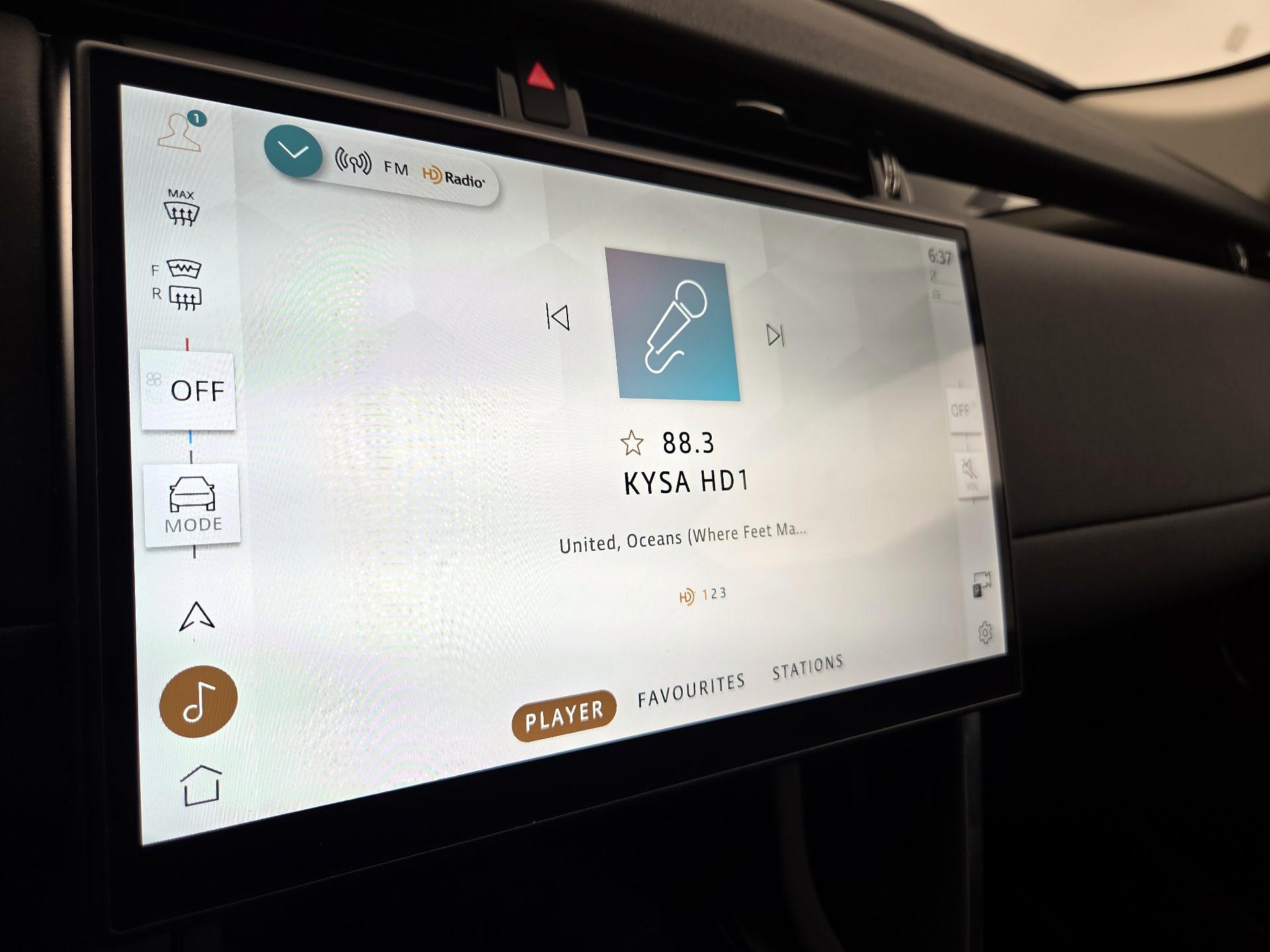 Thumbnail: 2024 Land Rover Discovery Sport - 14