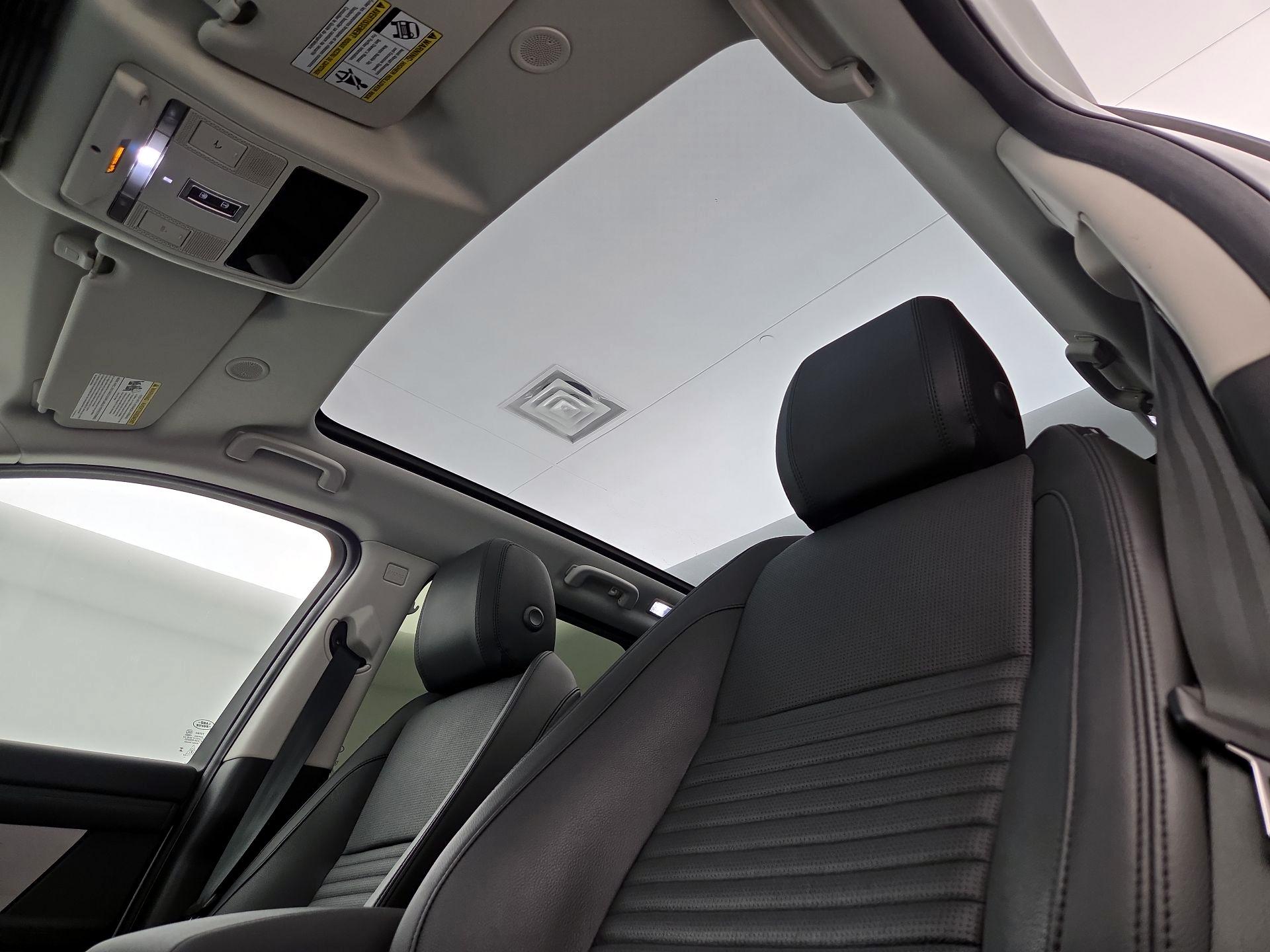 Thumbnail: 2024 Land Rover Discovery Sport - 17