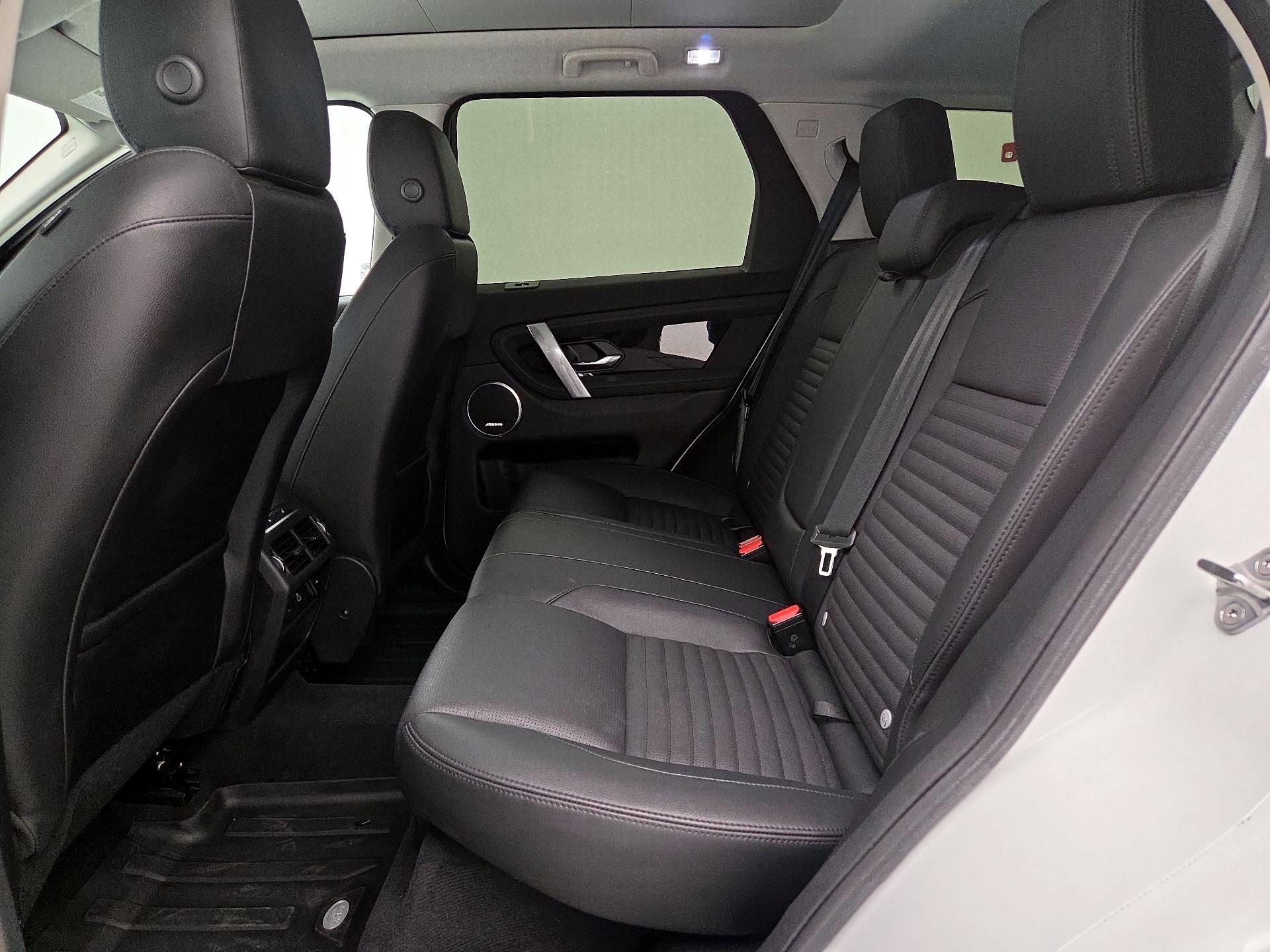 Thumbnail: 2024 Land Rover Discovery Sport - 18