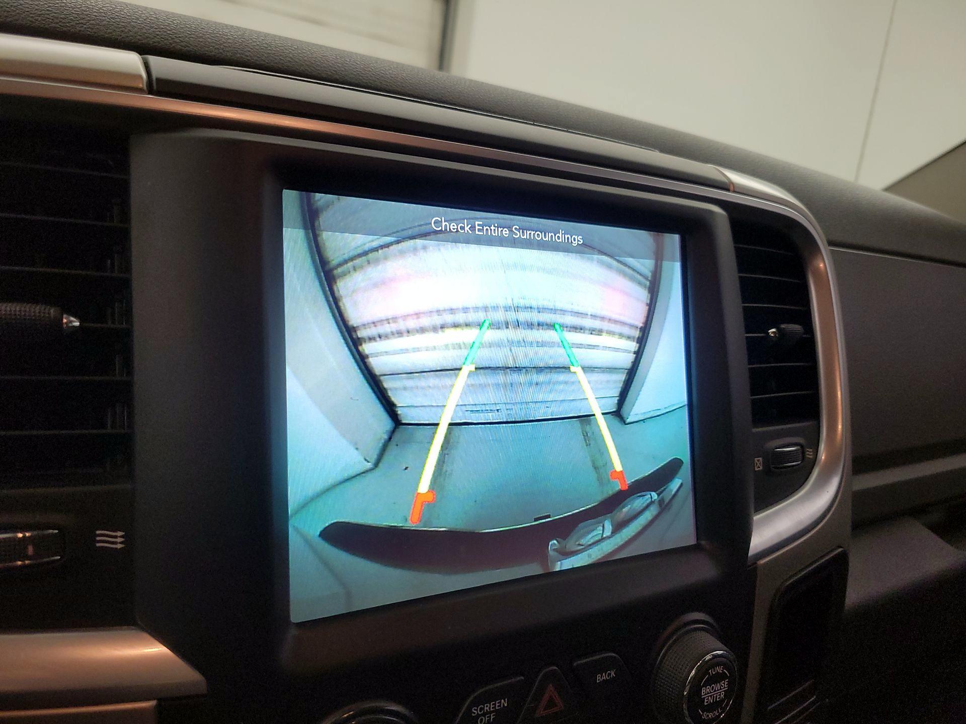 Thumbnail: 2019 RAM 1500 Classic - 14