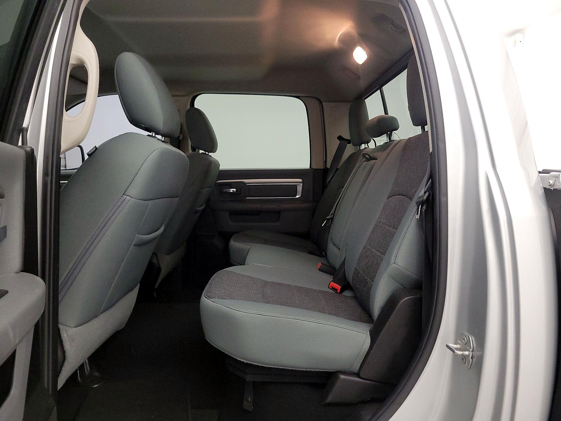 Thumbnail: 2019 RAM 1500 Classic - 19