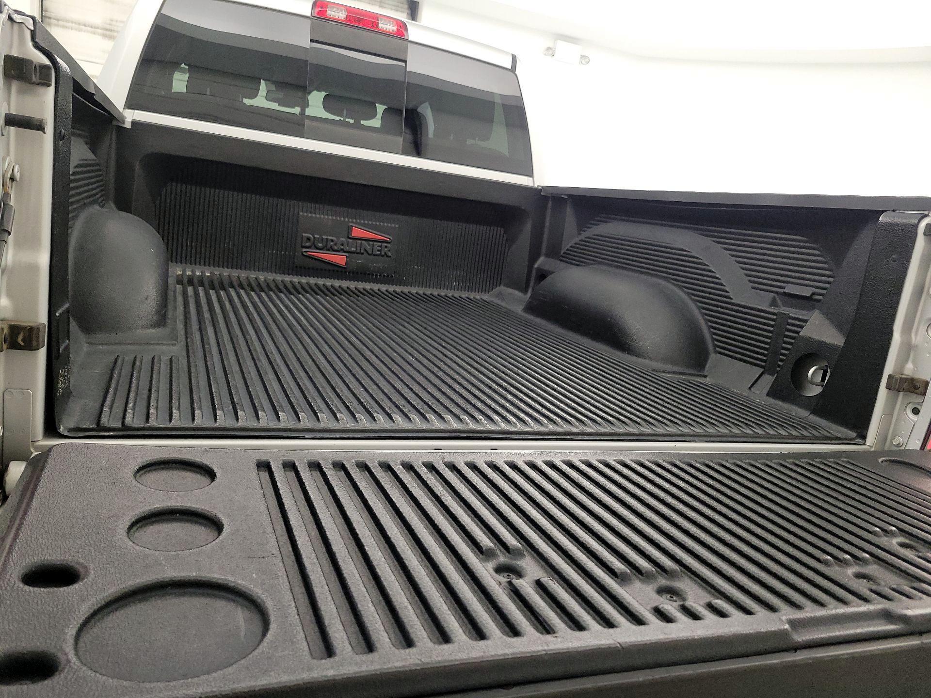 Thumbnail: 2019 RAM 1500 Classic - 20