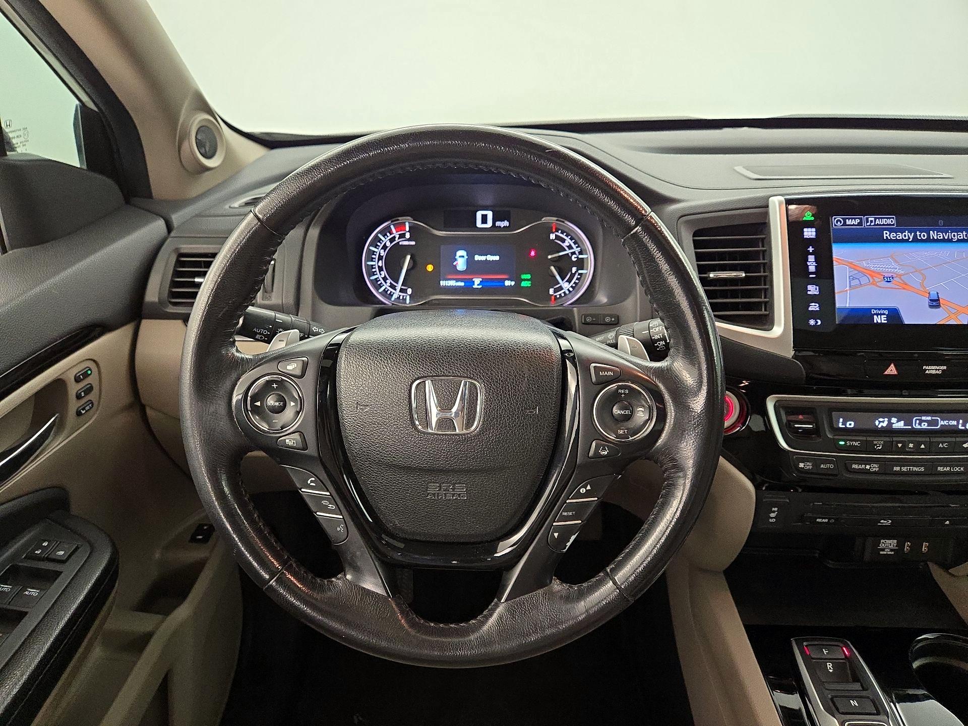 Thumbnail: 2016 Honda Pilot - 10