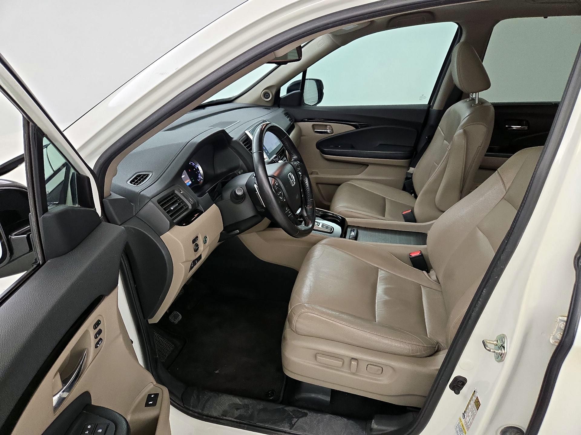 Thumbnail: 2016 Honda Pilot - 11