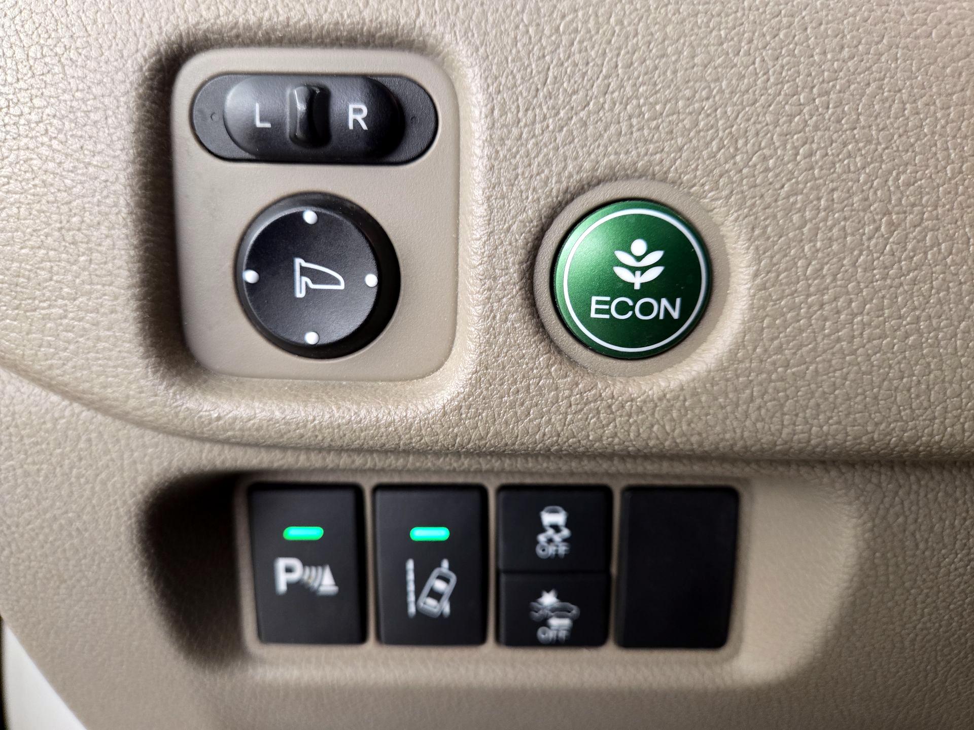 Thumbnail: 2016 Honda Pilot - 13