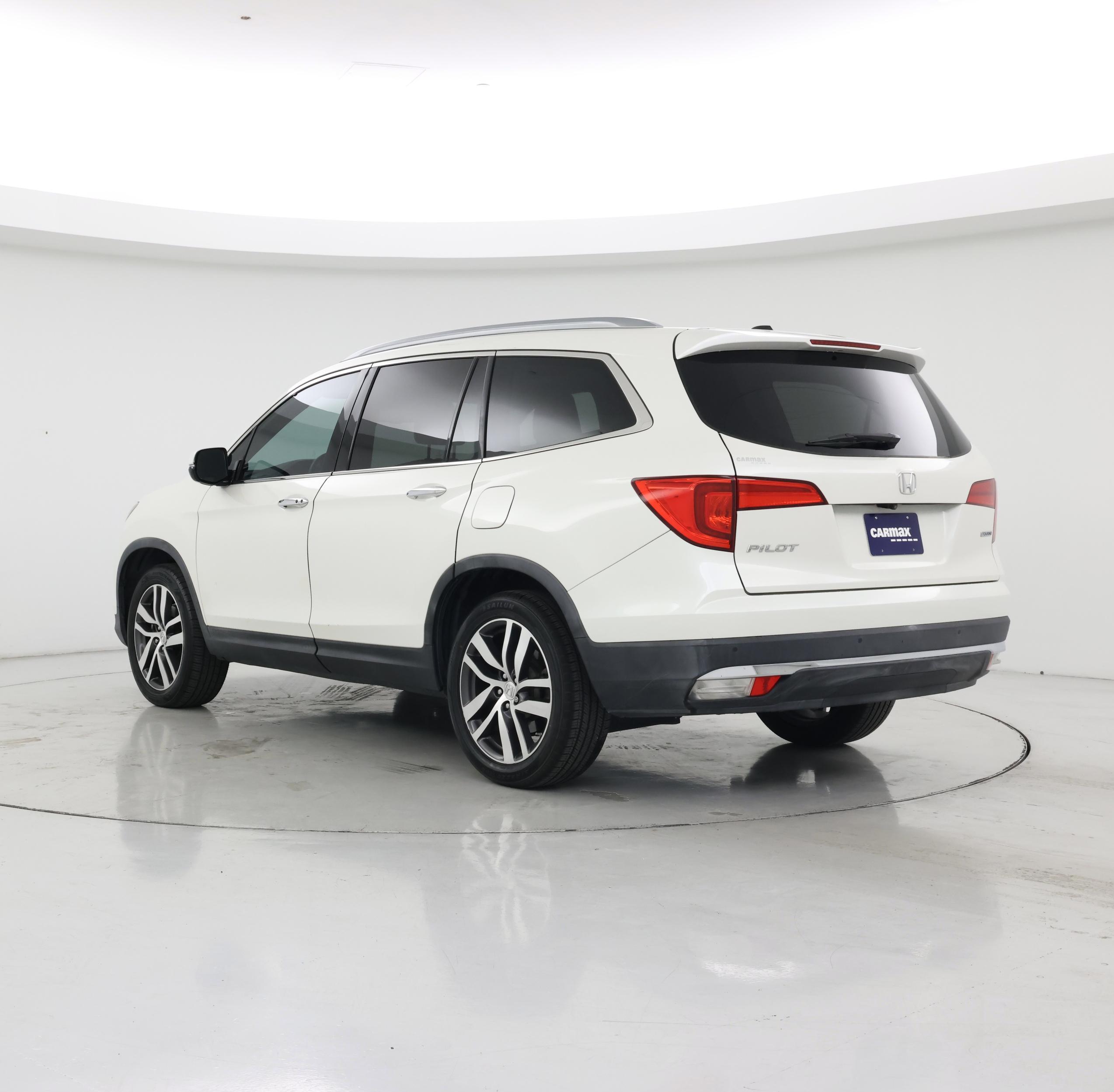 Thumbnail: 2016 Honda Pilot - 2