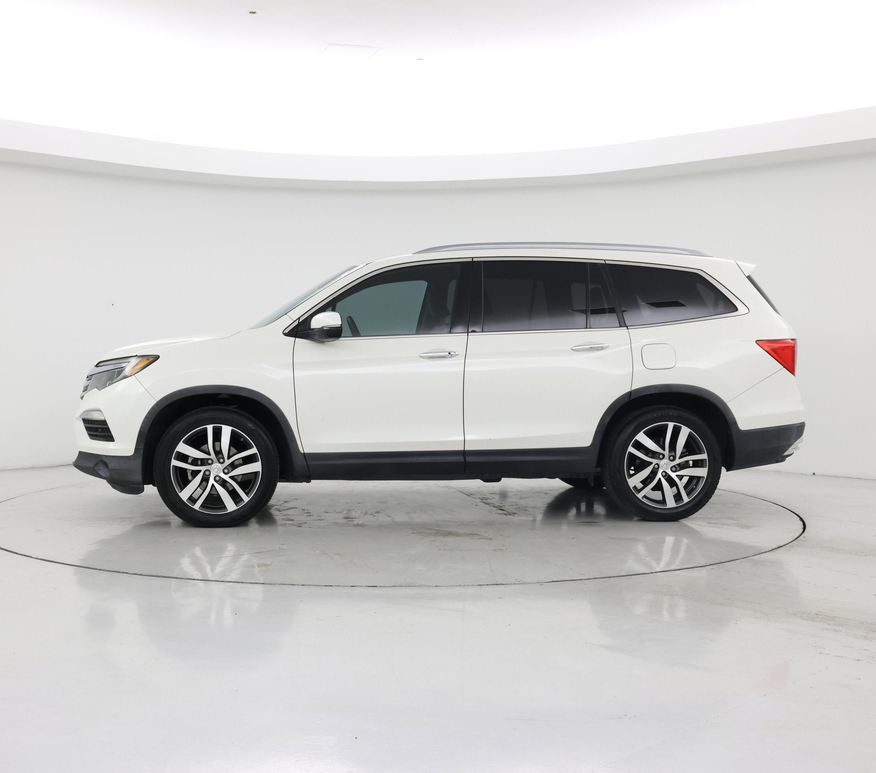 Thumbnail: 2016 Honda Pilot - 3