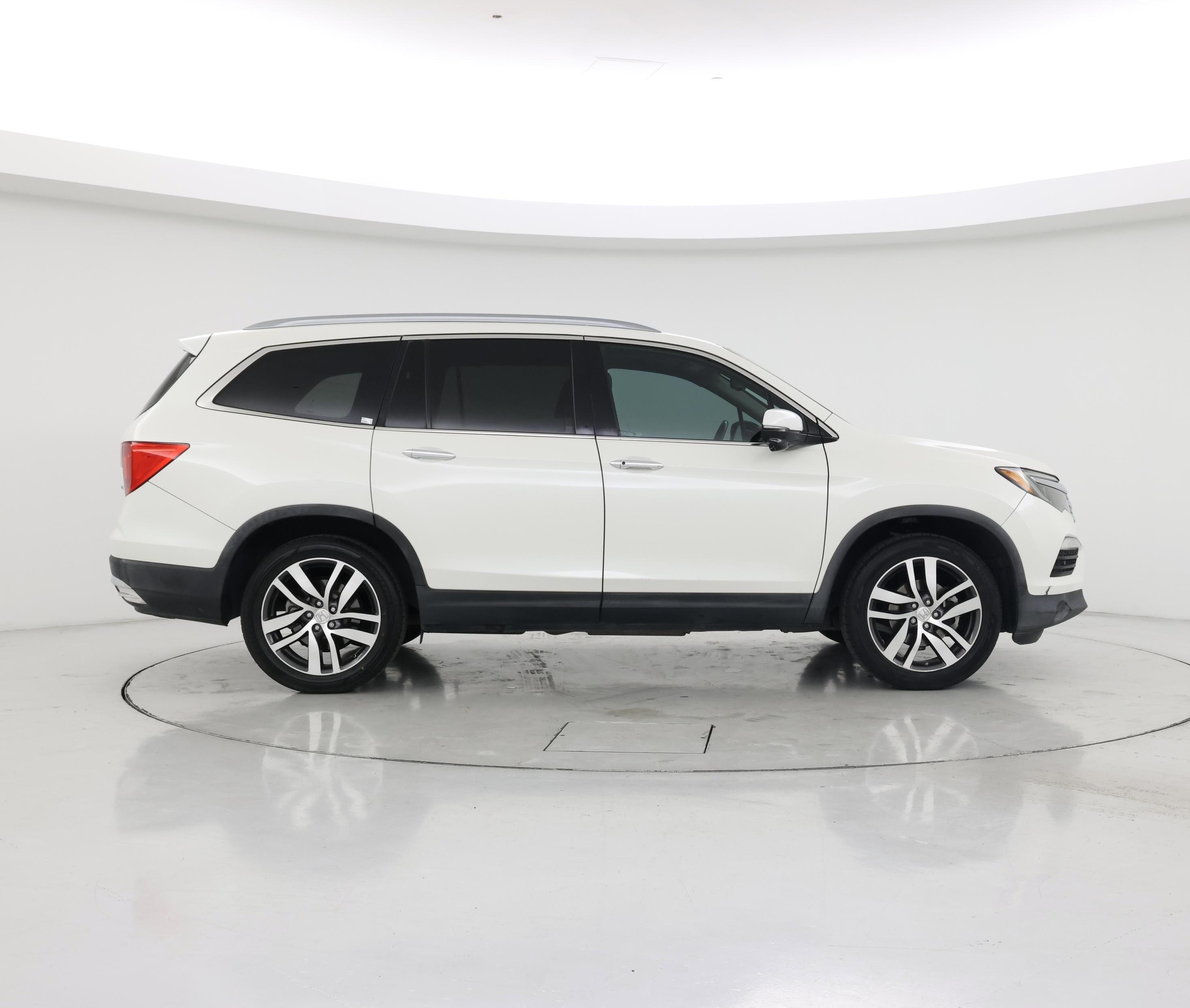 Thumbnail: 2016 Honda Pilot - 7