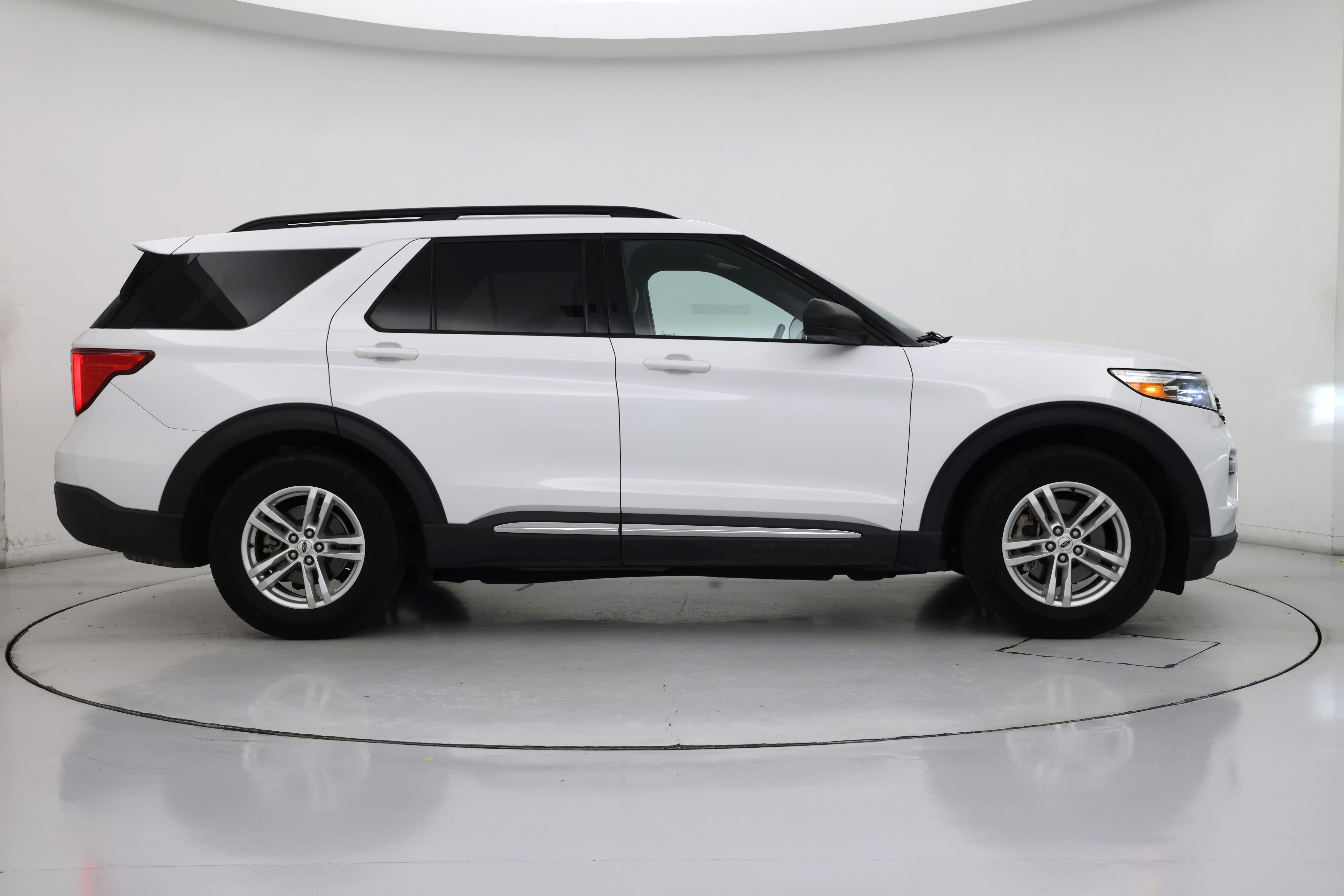Thumbnail: 2020 Ford Explorer - 7