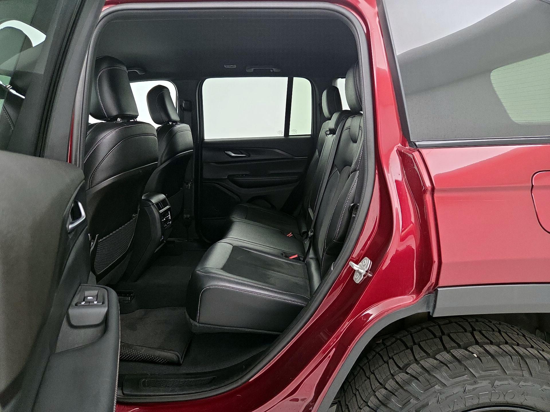 Thumbnail: 2024 Jeep Grand Cherokee - 19