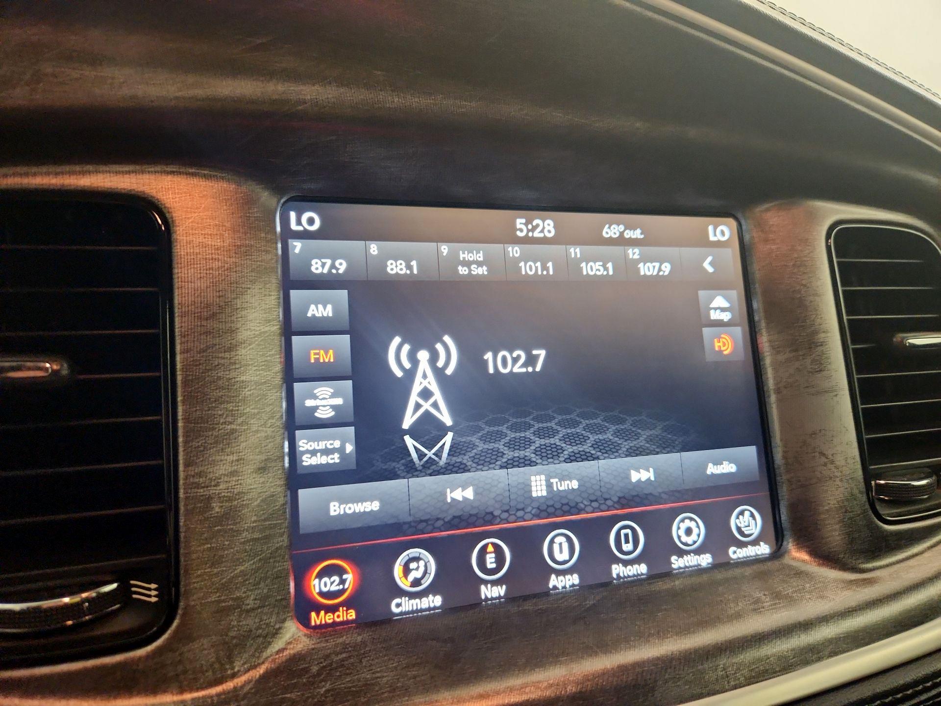 Thumbnail: 2020 Dodge Charger - 16