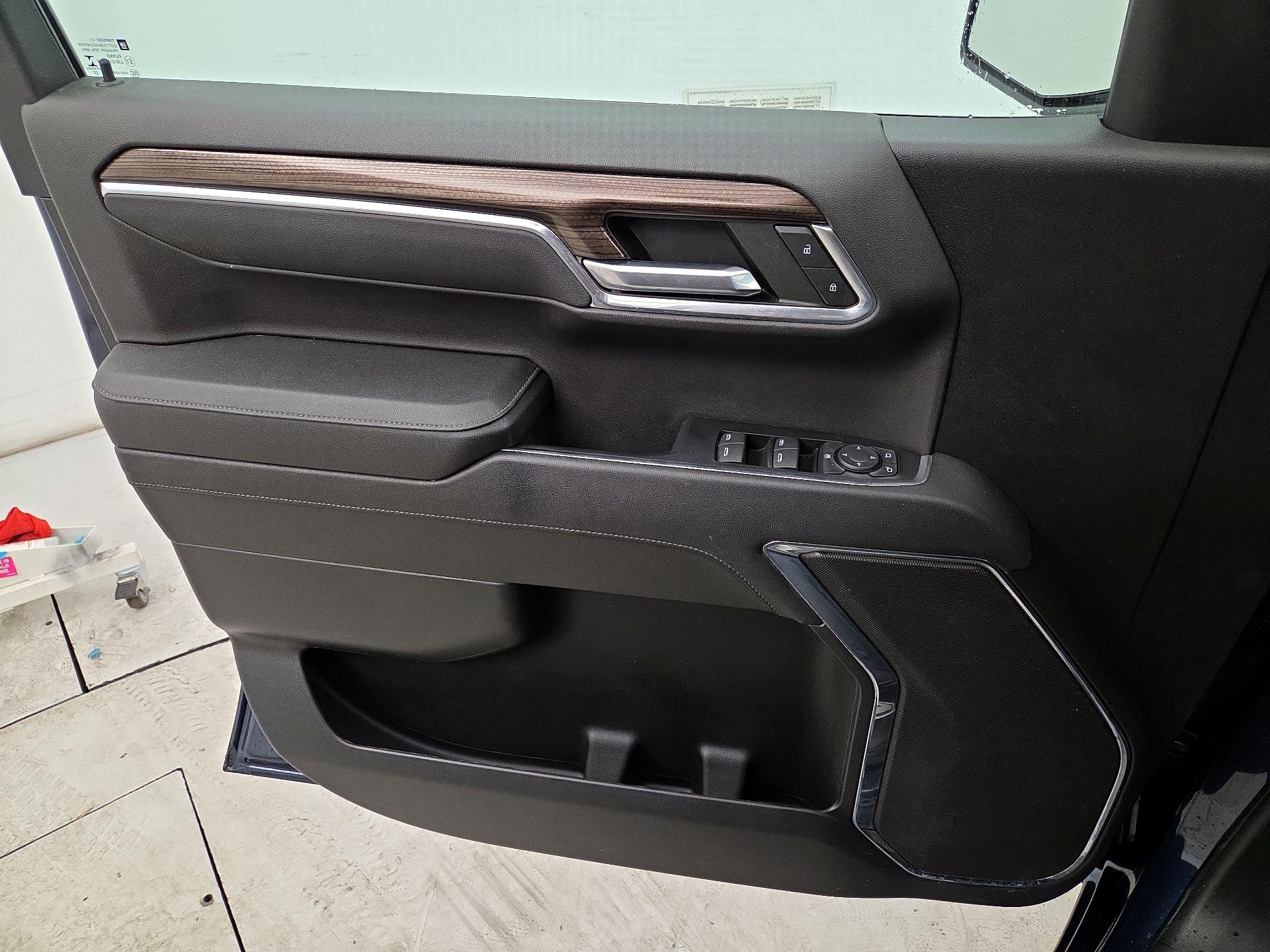 Thumbnail: 2023 Chevrolet Silverado 1500 - 12