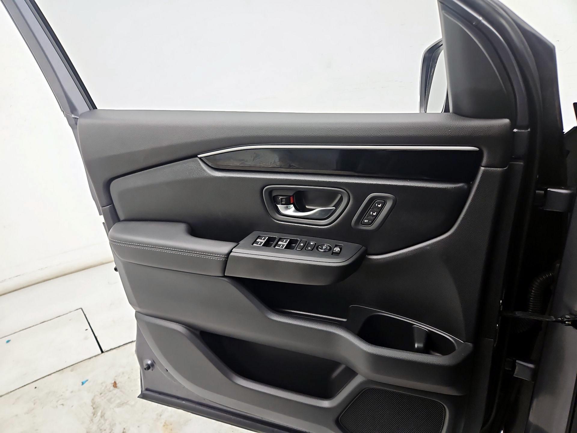 Thumbnail: 2023 Honda Pilot - 12