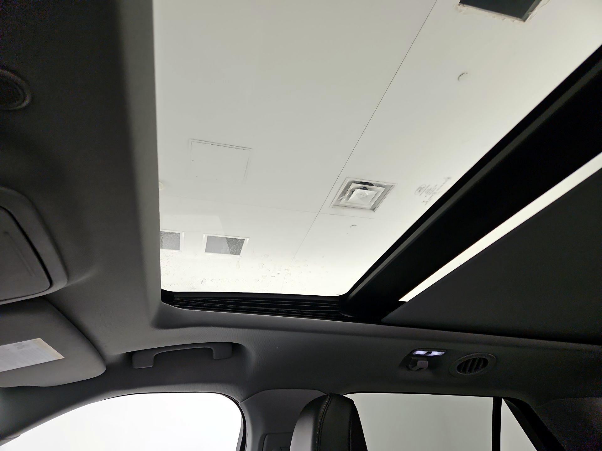 Thumbnail: 2022 Ford Explorer - 20