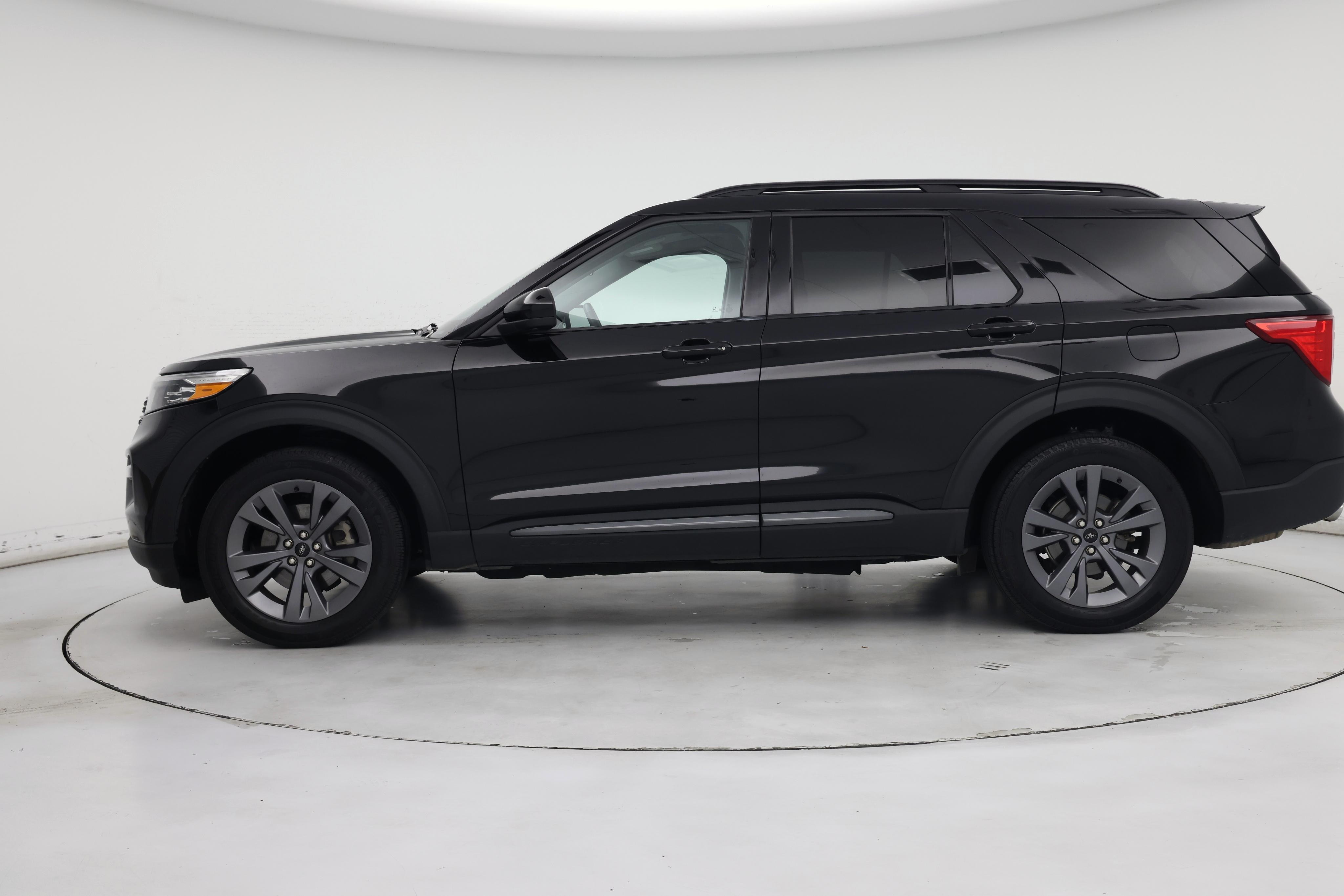 Thumbnail: 2022 Ford Explorer - 3