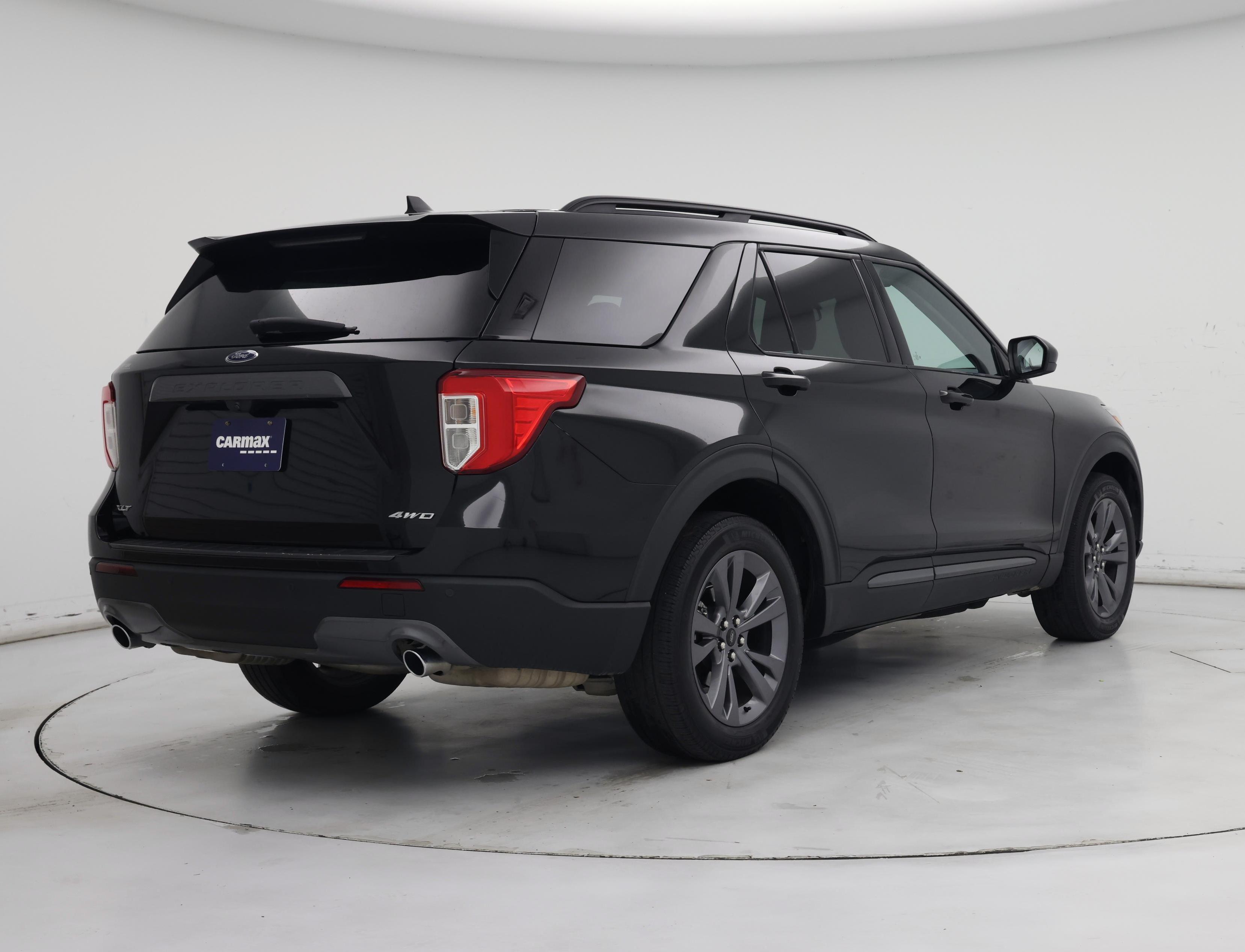 Thumbnail: 2022 Ford Explorer - 8