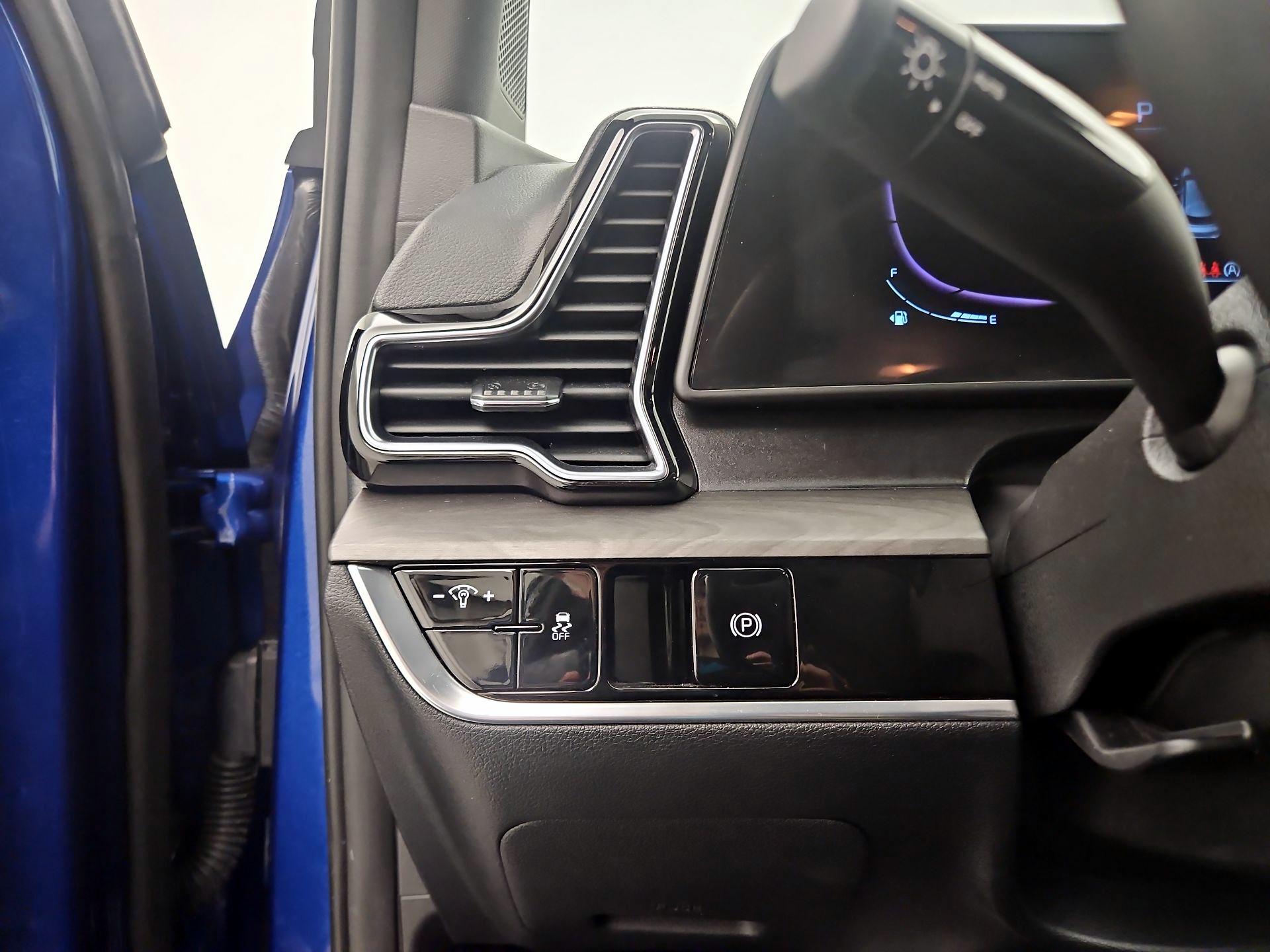 Thumbnail: 2023 Kia Sportage - 13