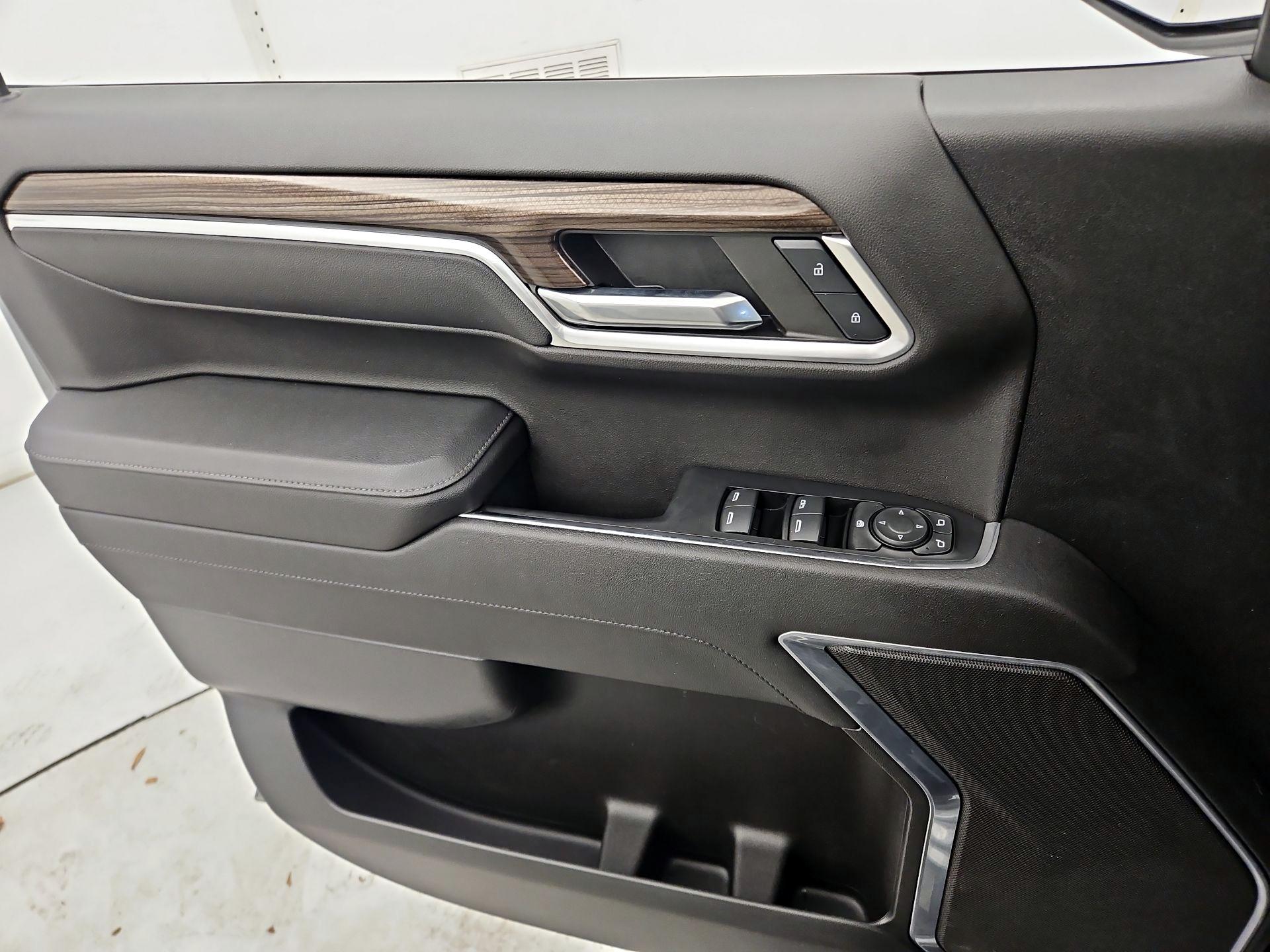 Thumbnail: 2023 Chevrolet Silverado 1500 - 12