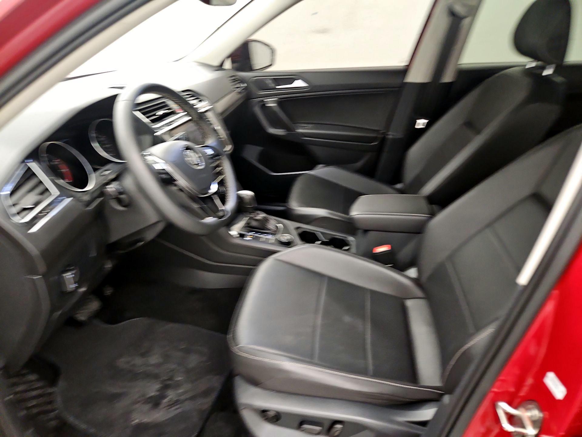 Thumbnail: 2021 Volkswagen Tiguan - 11