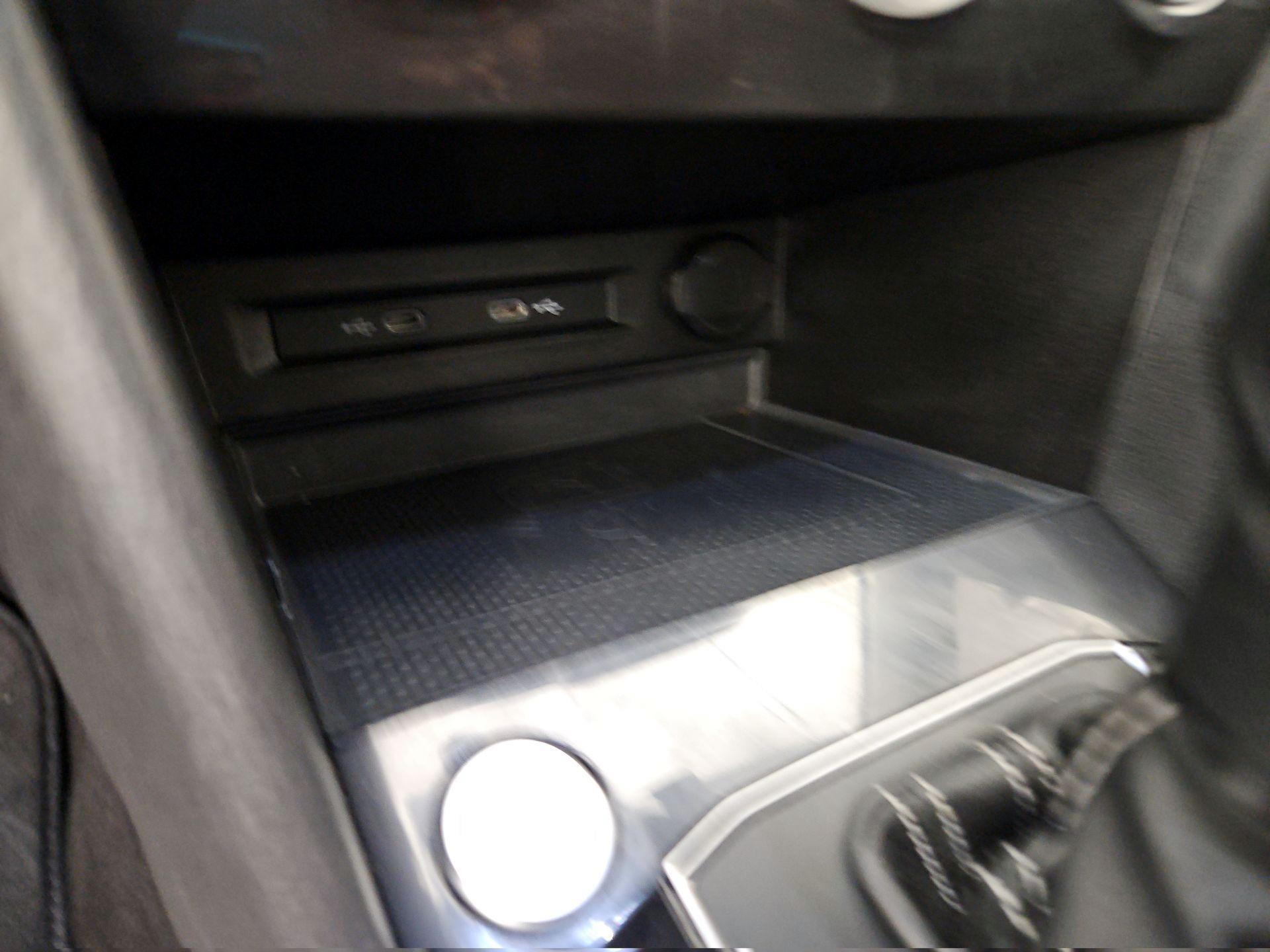 Thumbnail: 2021 Volkswagen Tiguan - 18