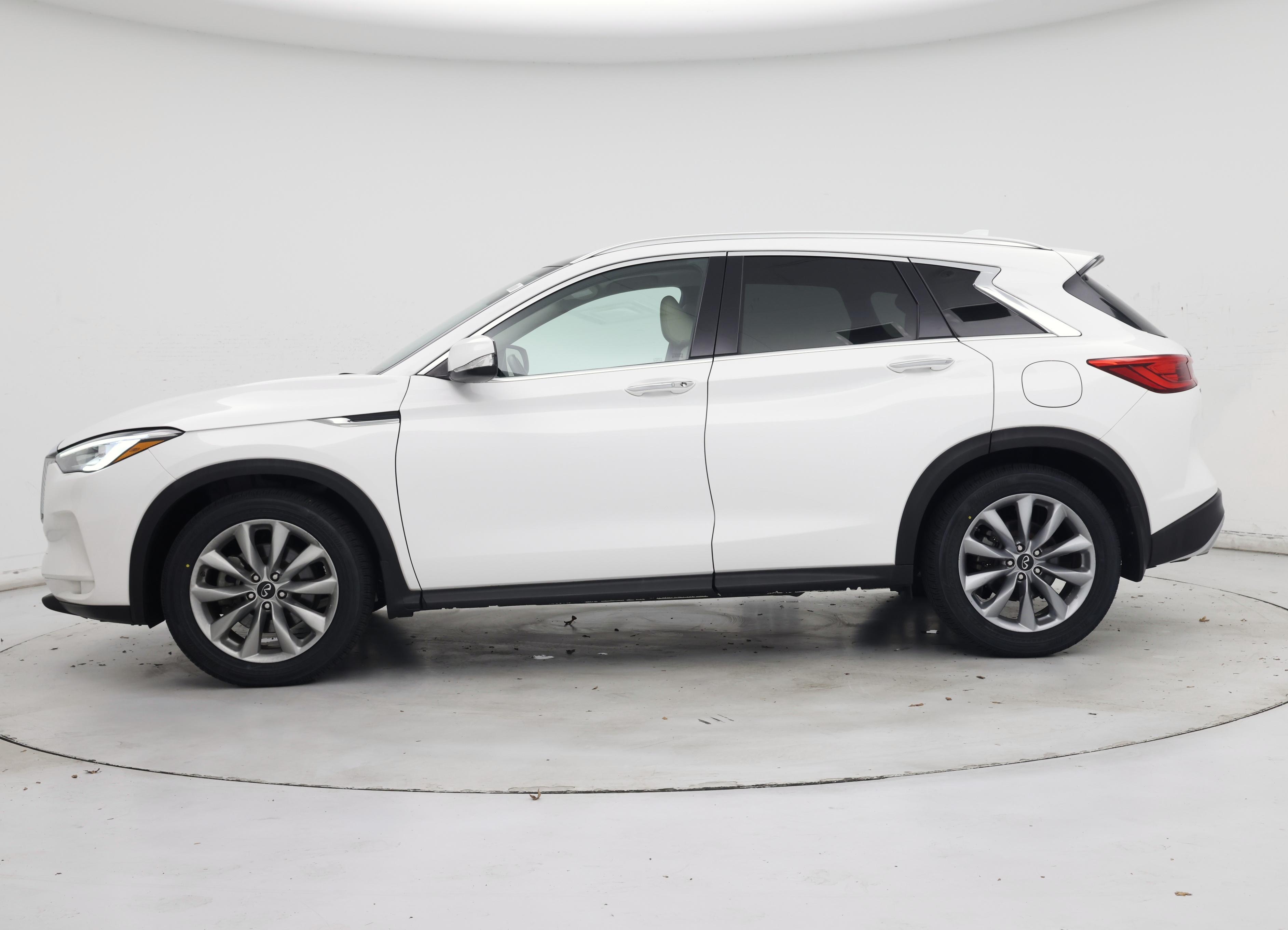 Thumbnail: 2021 INFINITI QX50 - 3