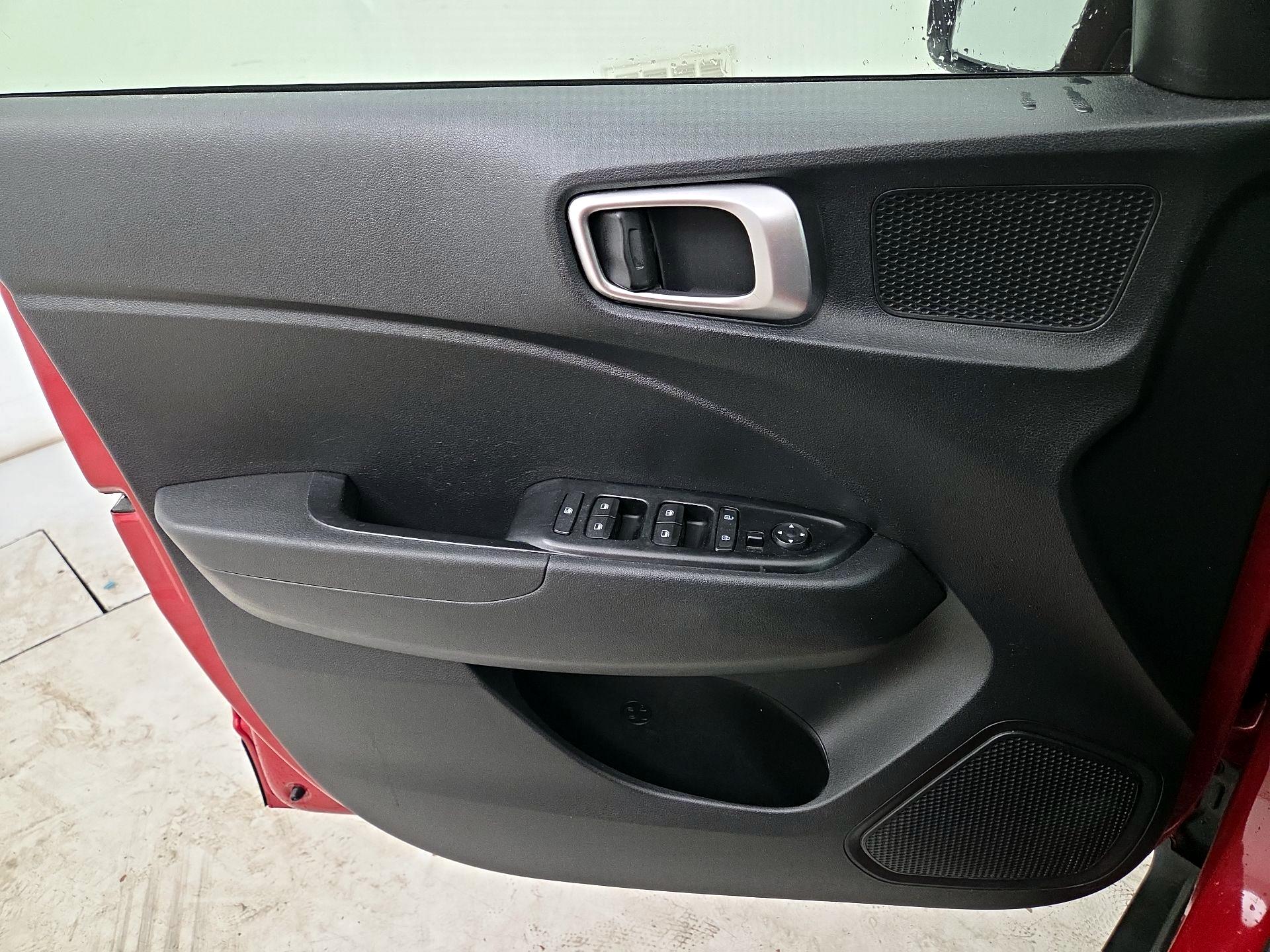 Thumbnail: 2022 Hyundai Venue - 12