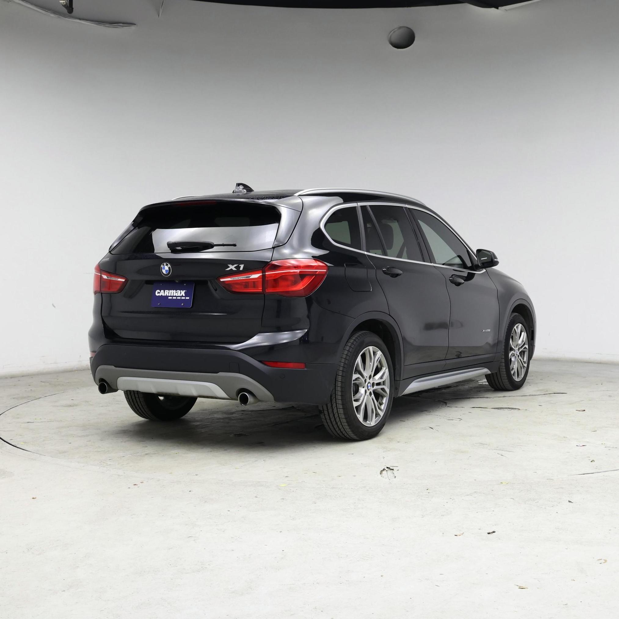 Thumbnail: 2017 BMW X1 - 8