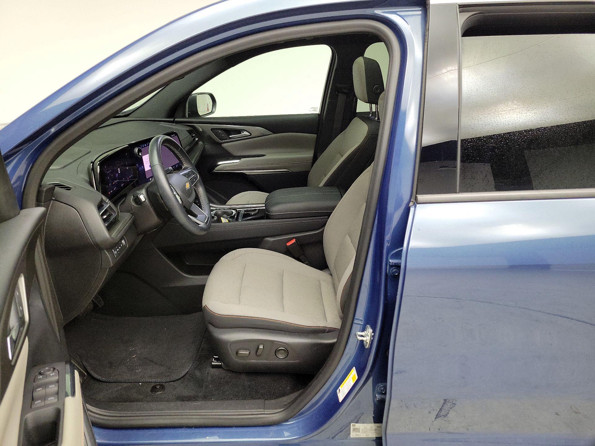 Thumbnail: 2024 Chevrolet Traverse - 11