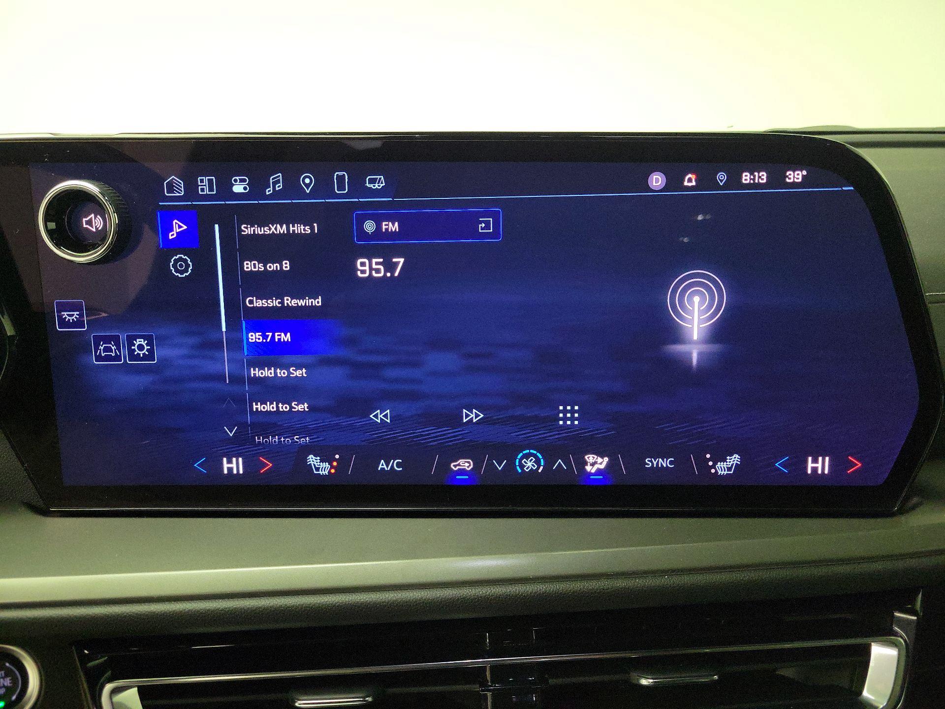 Thumbnail: 2024 Chevrolet Traverse - 16