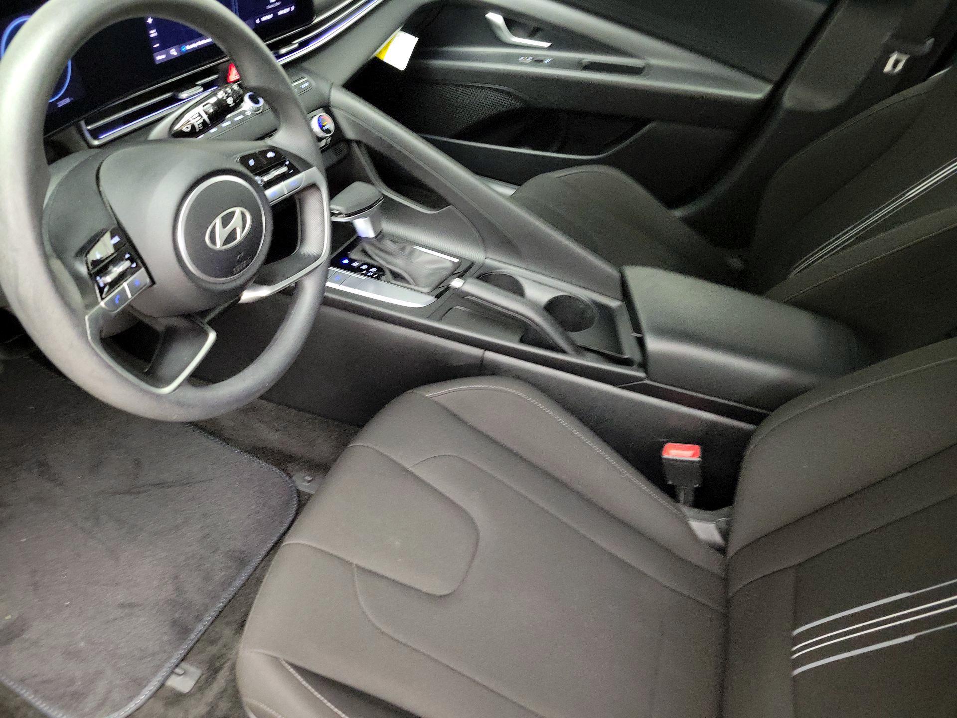 Thumbnail: 2024 Hyundai Elantra - 11