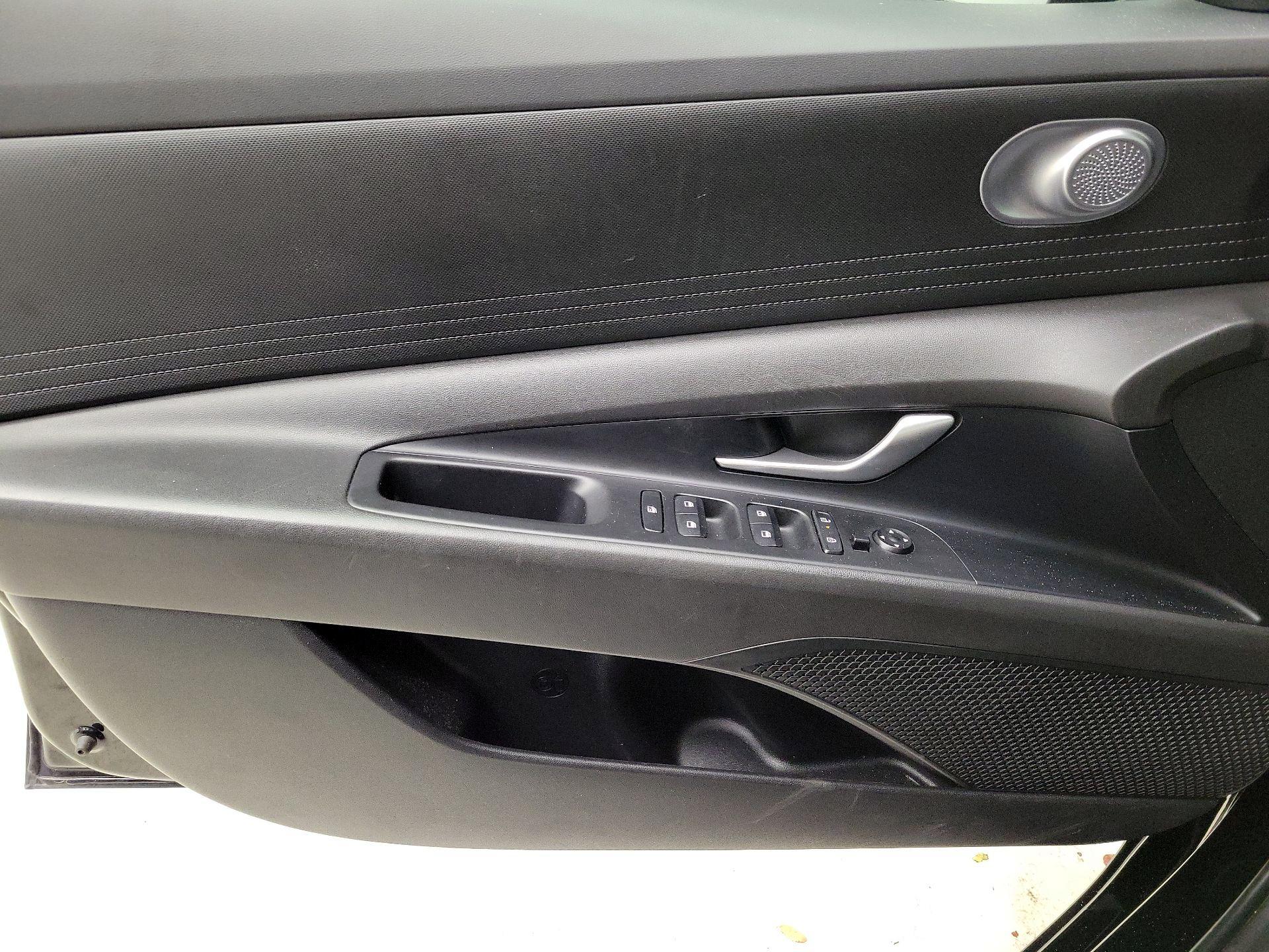 Thumbnail: 2024 Hyundai Elantra - 12