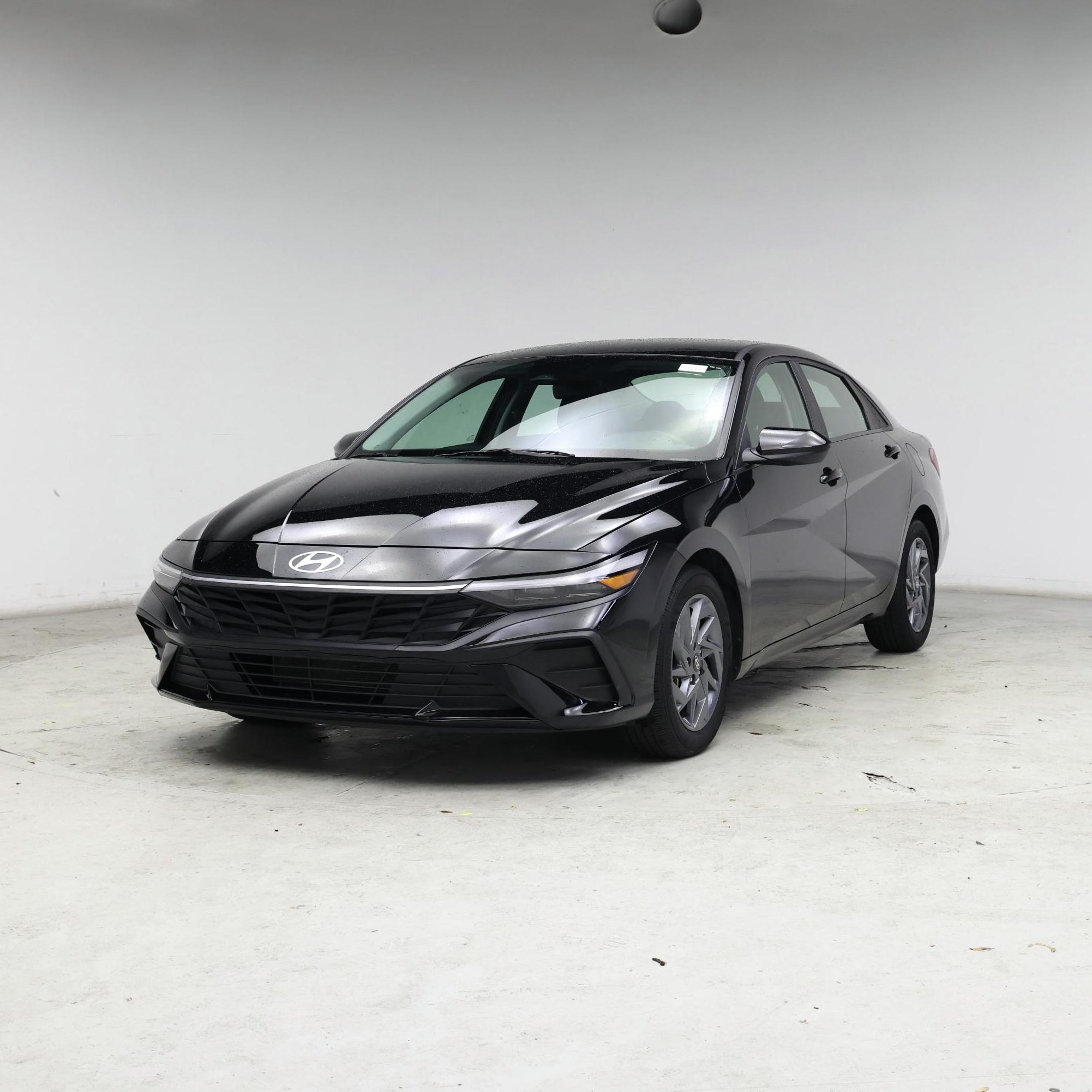 Thumbnail: 2024 Hyundai Elantra - 4