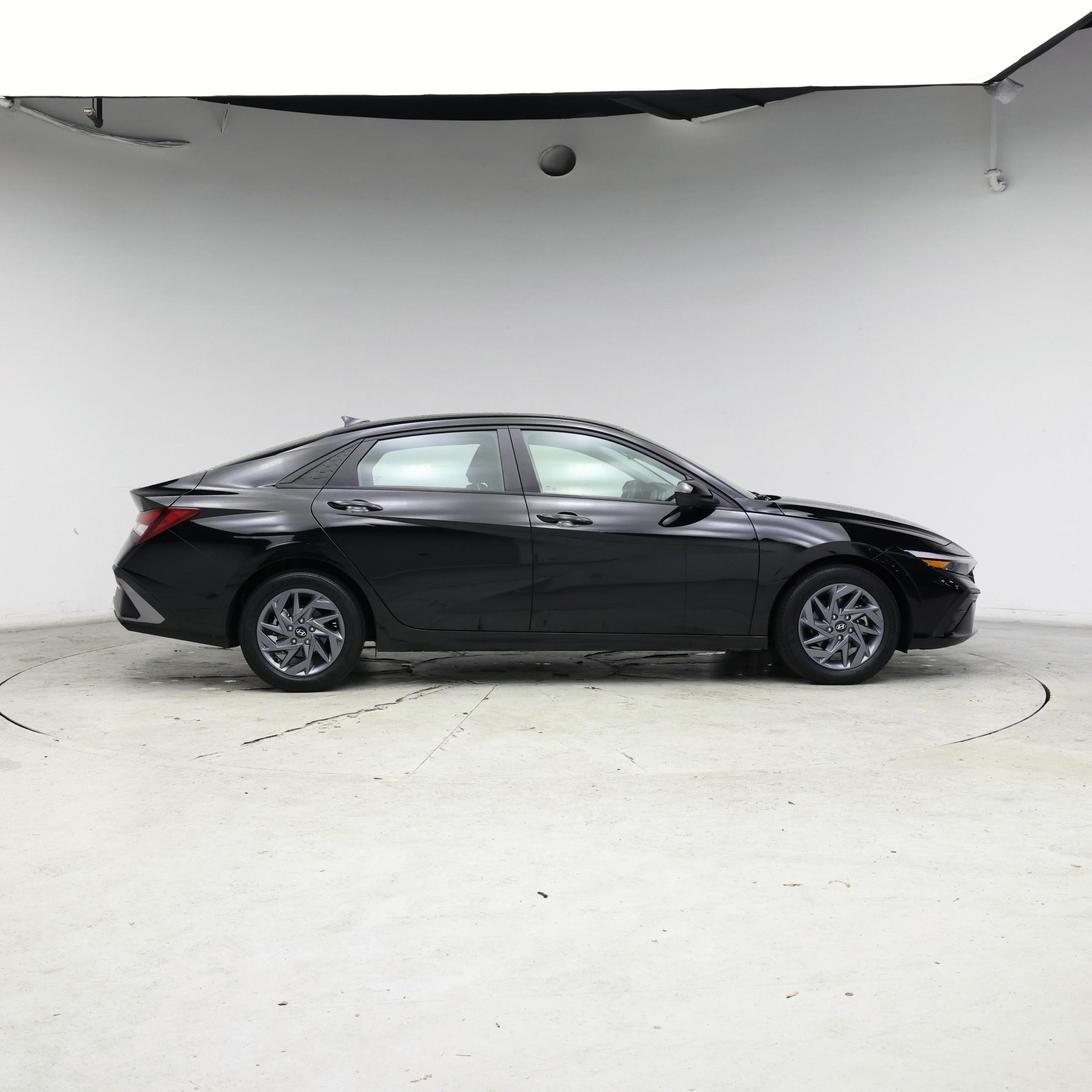 Thumbnail: 2024 Hyundai Elantra - 7