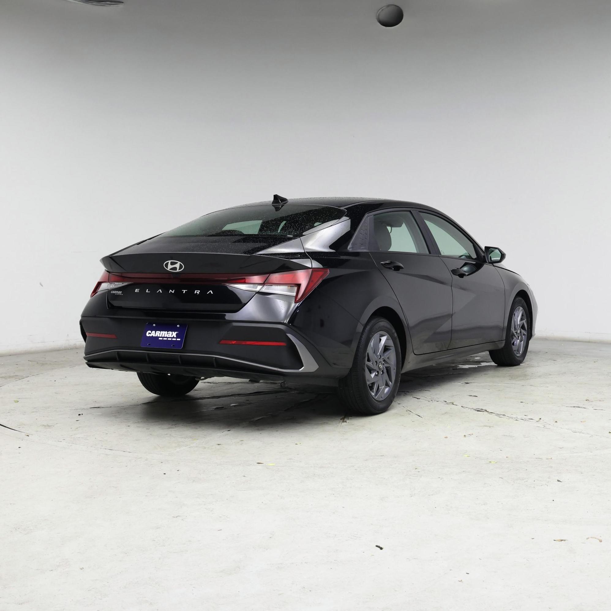 Thumbnail: 2024 Hyundai Elantra - 8