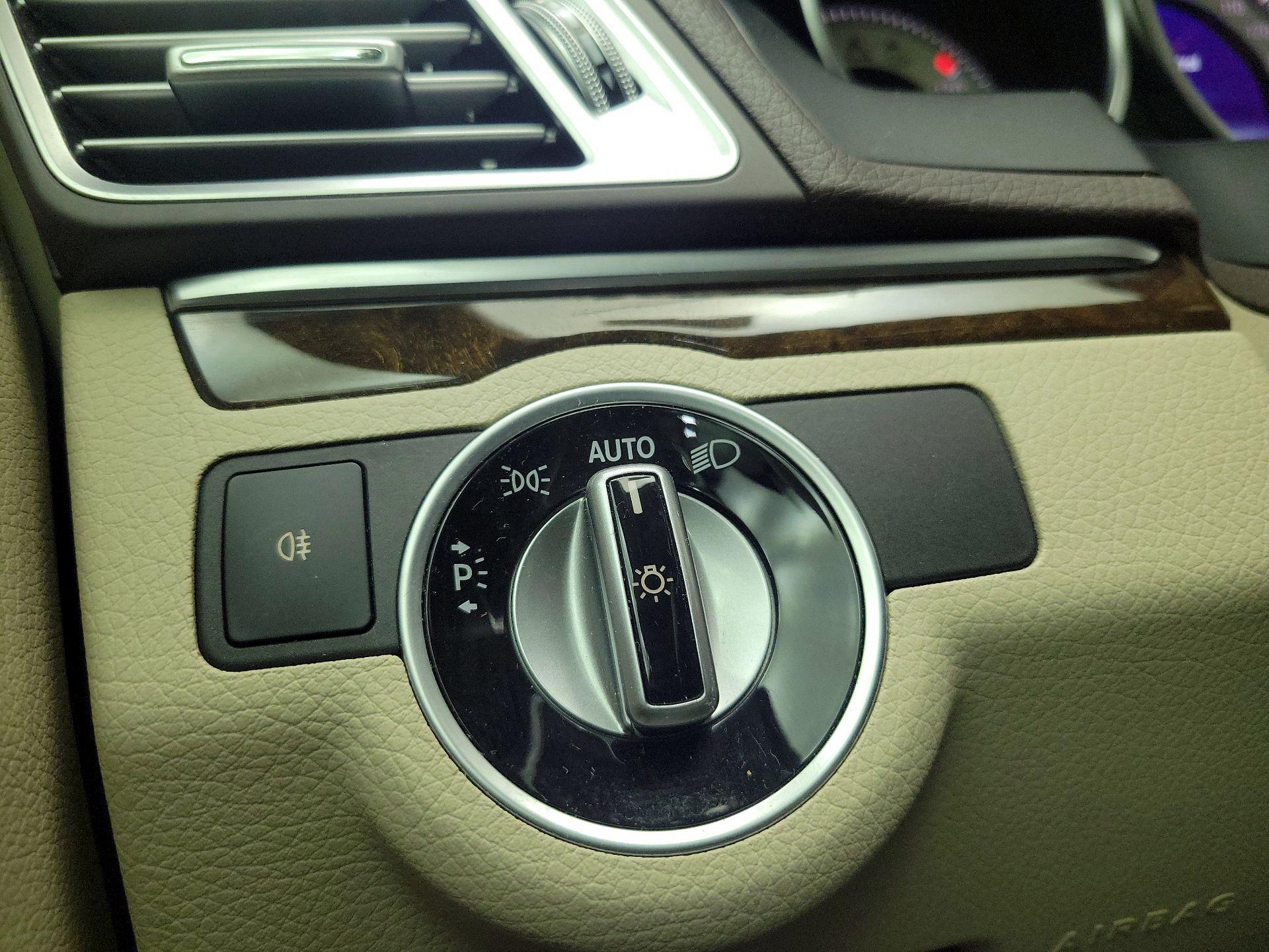 Thumbnail: 2015 Mercedes-Benz E-Class - 13