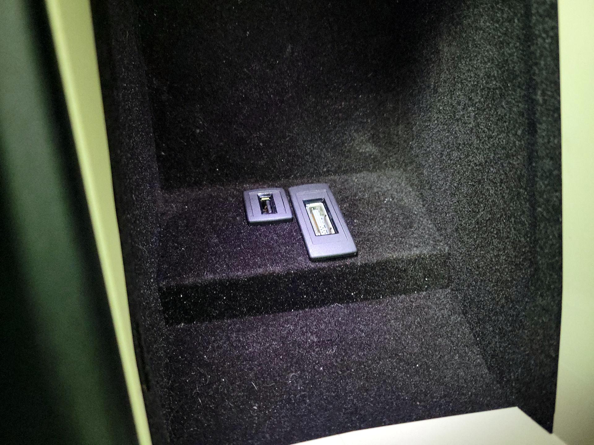 Thumbnail: 2015 Mercedes-Benz E-Class - 18