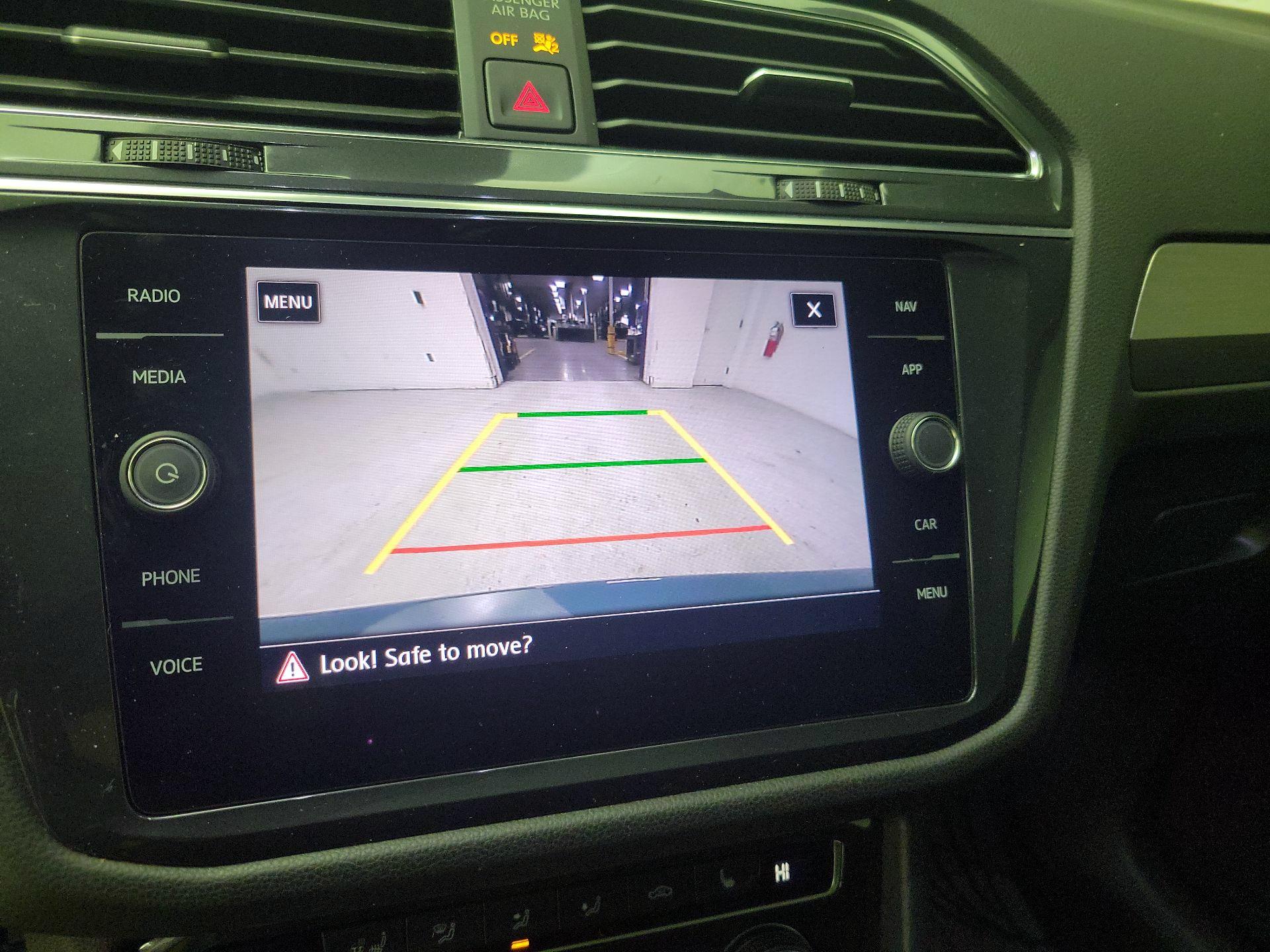 Thumbnail: 2020 Volkswagen Tiguan - 15