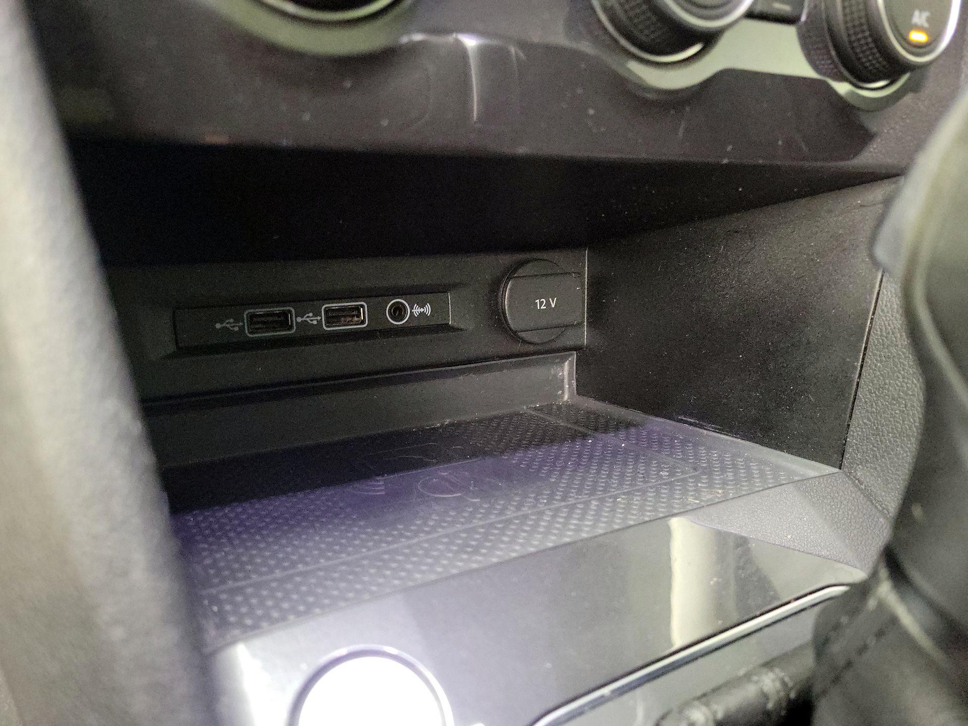 Thumbnail: 2020 Volkswagen Tiguan - 19