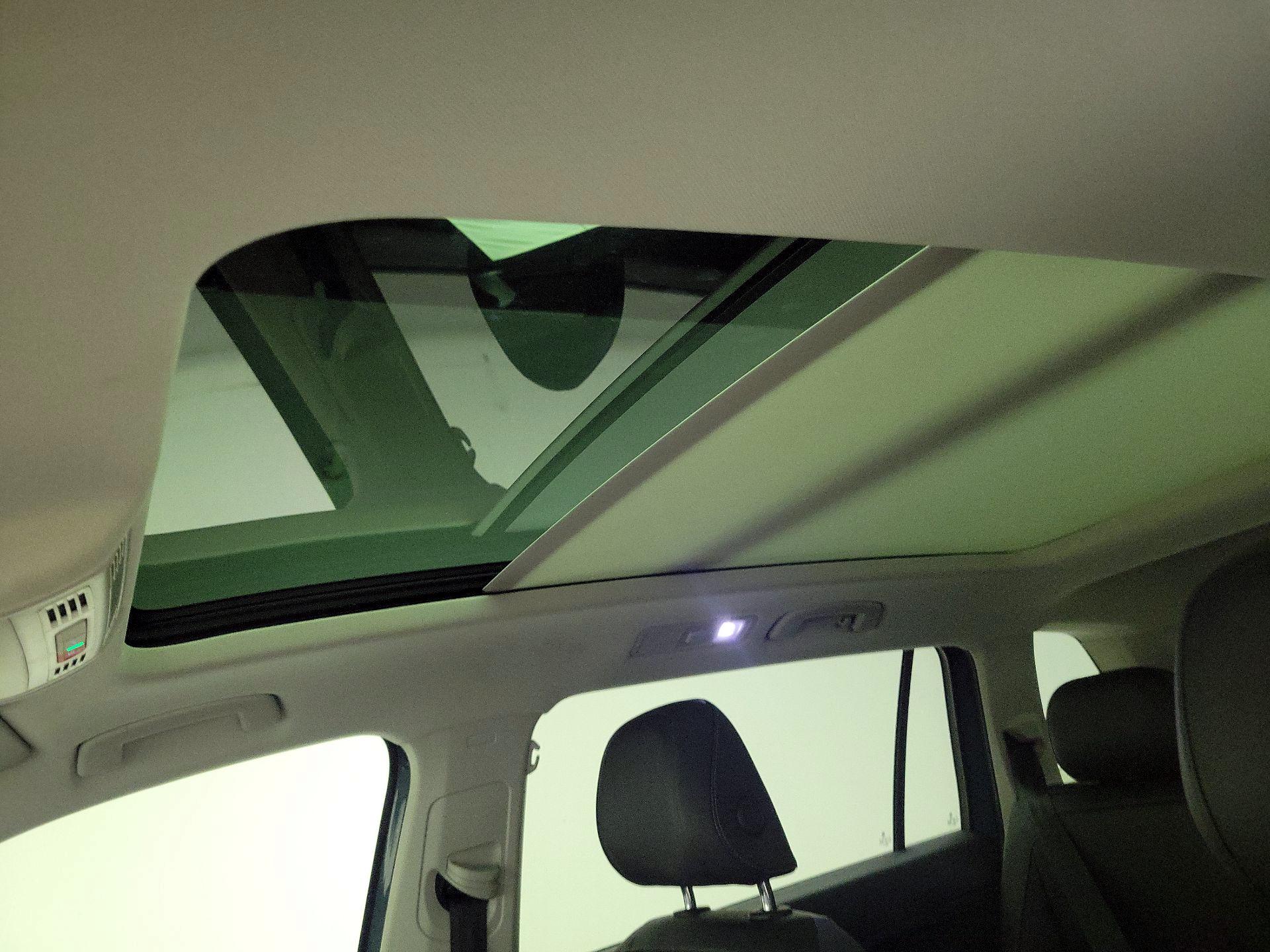 Thumbnail: 2020 Volkswagen Tiguan - 20