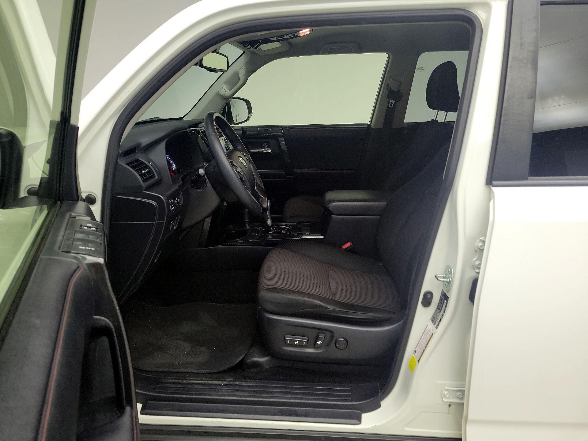 Thumbnail: 2022 Toyota 4Runner - 11