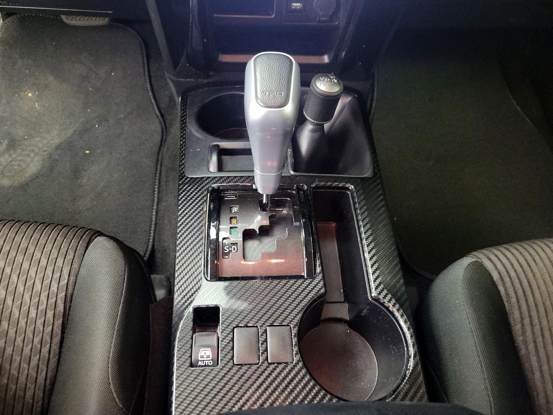 Thumbnail: 2022 Toyota 4Runner - 17