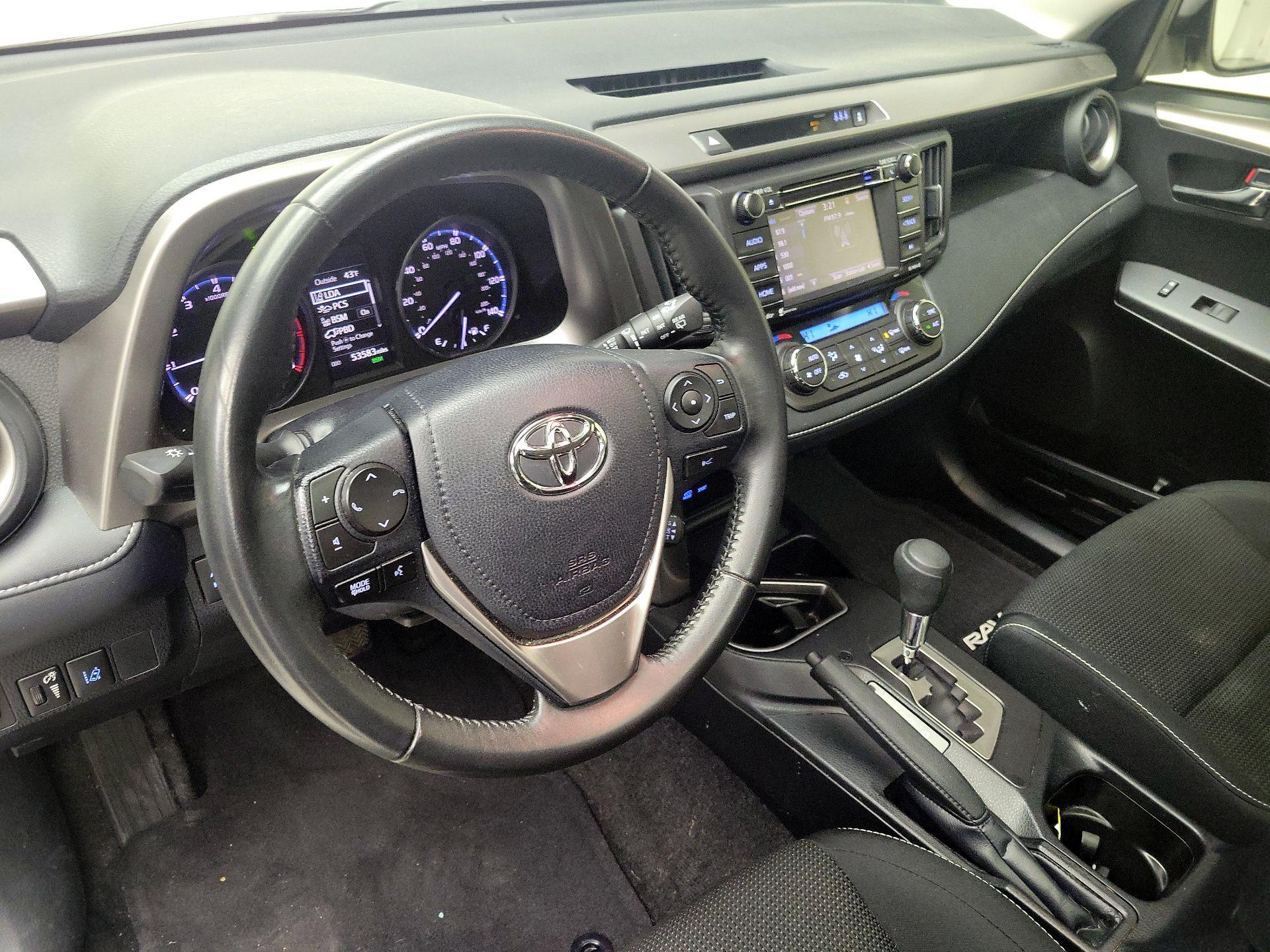 Thumbnail: 2018 Toyota RAV4 - 9